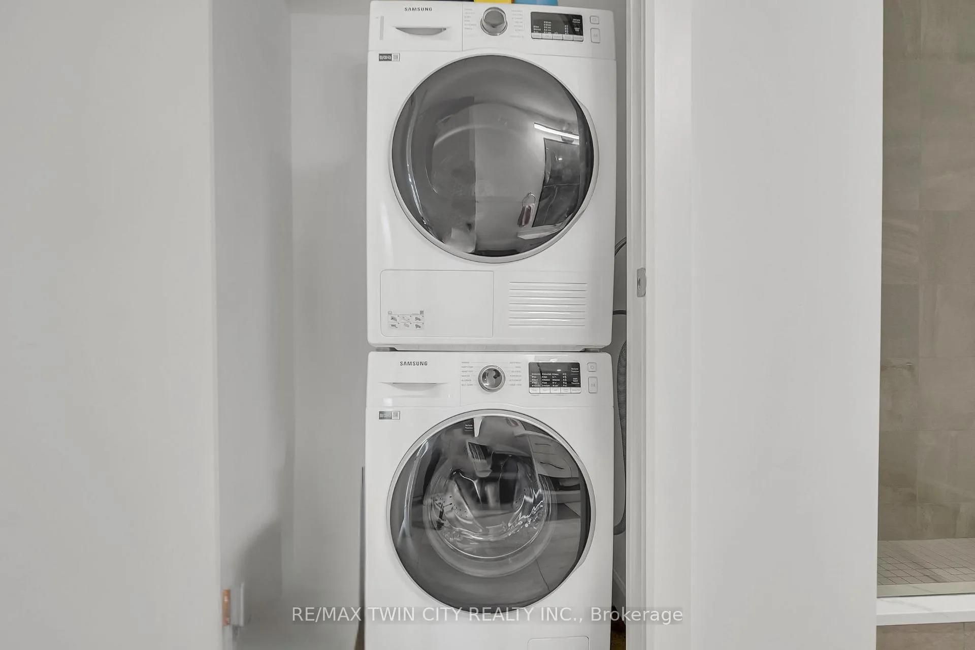 Photo 27 of Unit 906, 741 King Street W, Kitchener — HOMEH