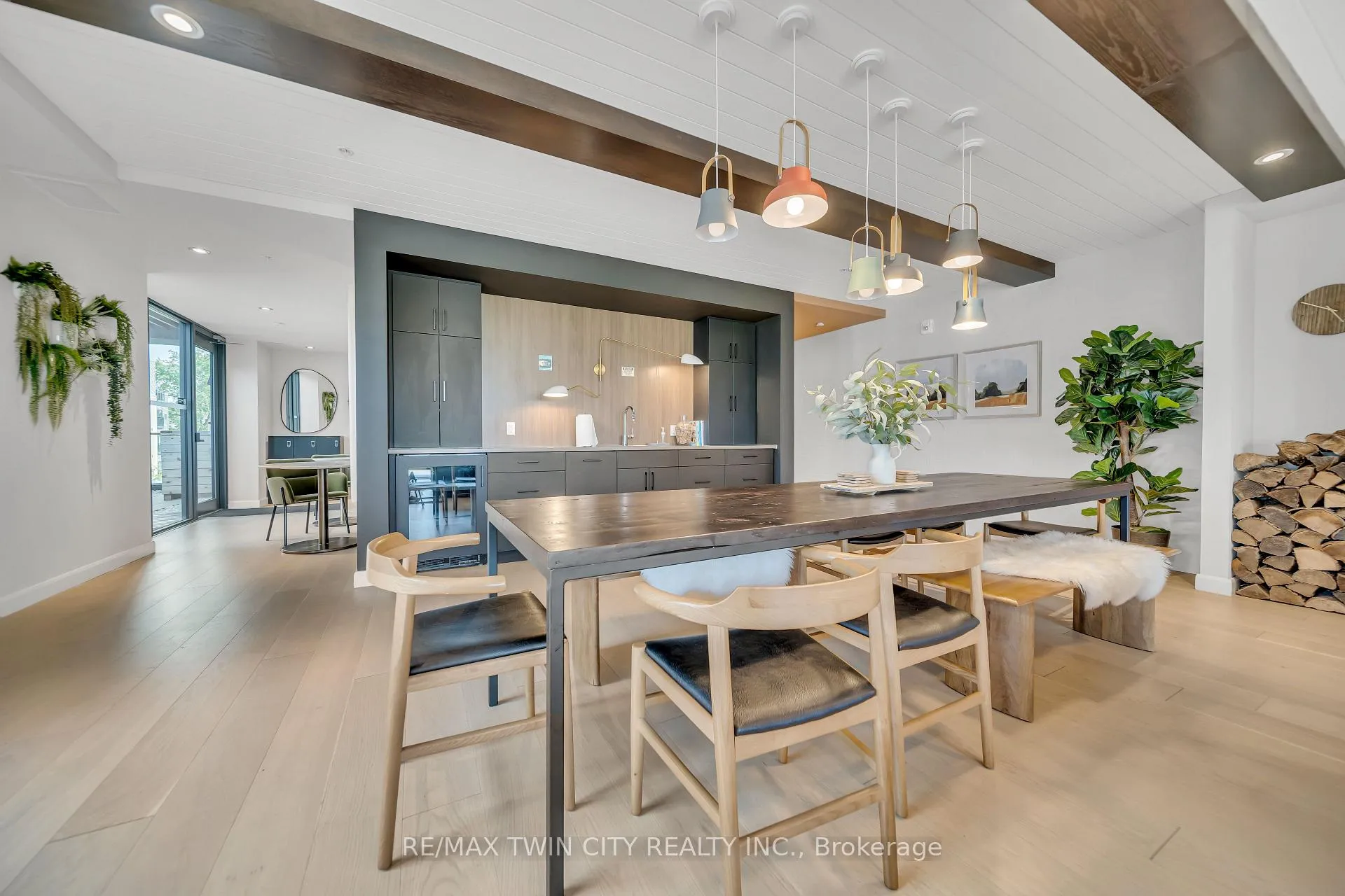 Photo 31 of Unit 906, 741 King Street W, Kitchener — HOMEH