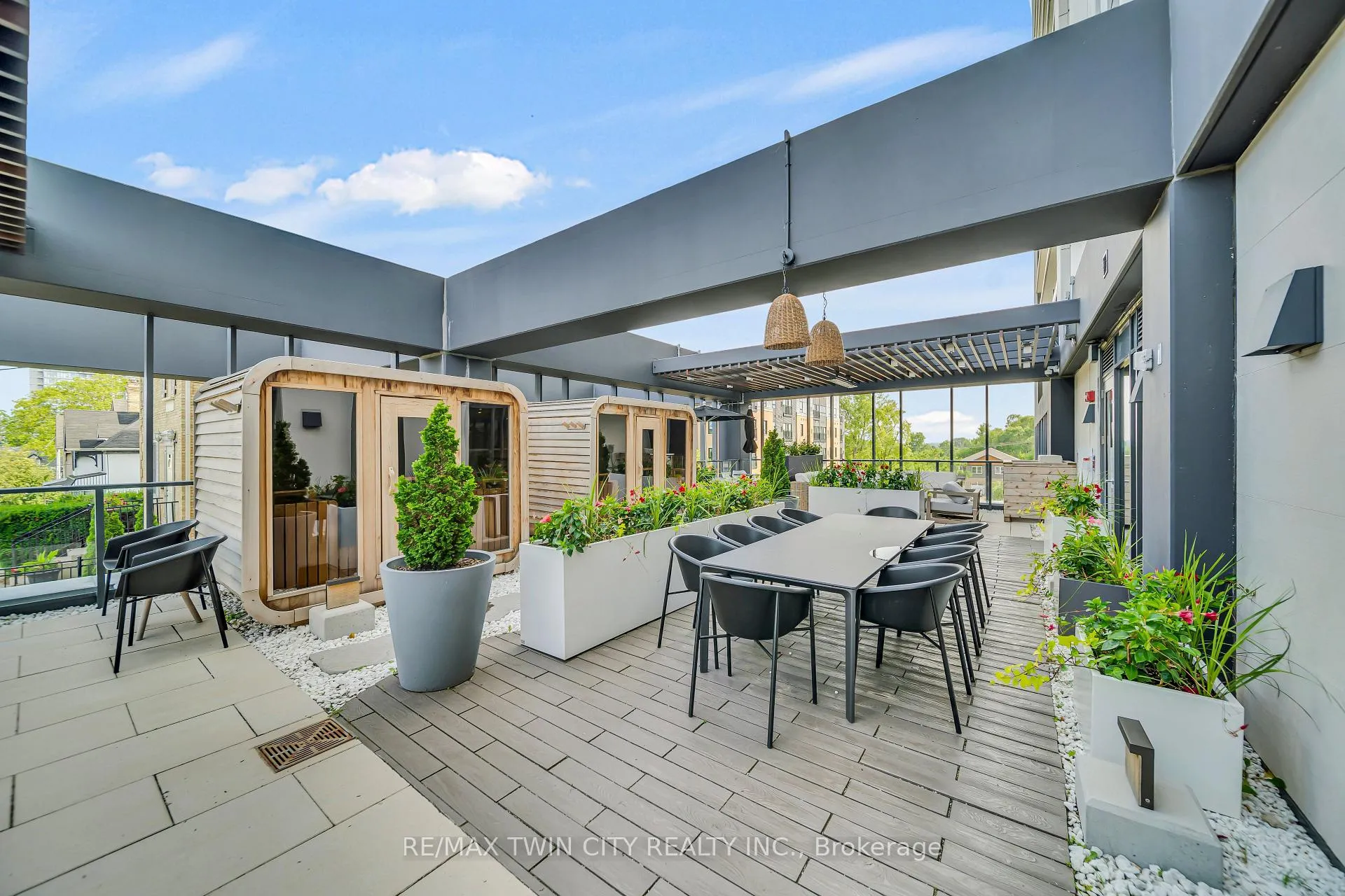 Photo 33 of Unit 906, 741 King Street W, Kitchener — HOMEH