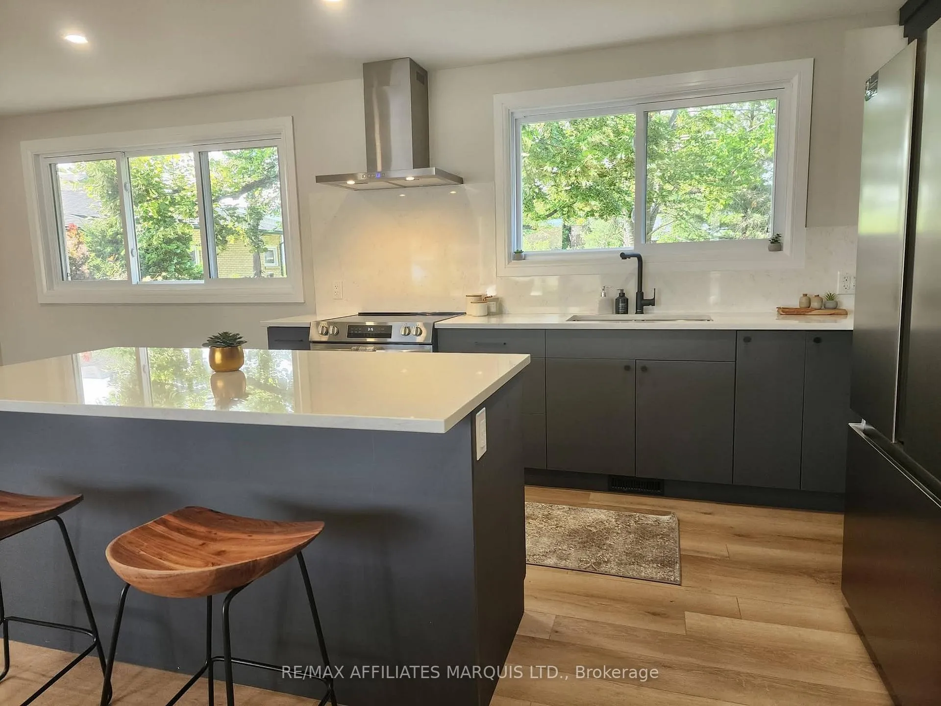 Photo 4 of 1409 Leonard Avenue, Cornwall — HOMEH