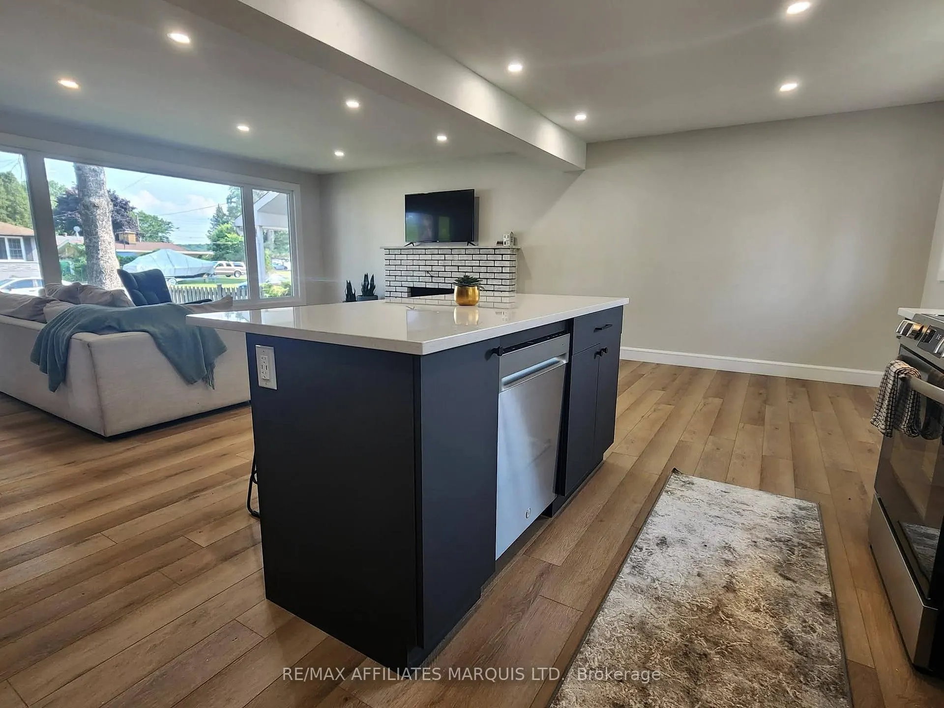 Photo 6 of 1409 Leonard Avenue, Cornwall — HOMEH