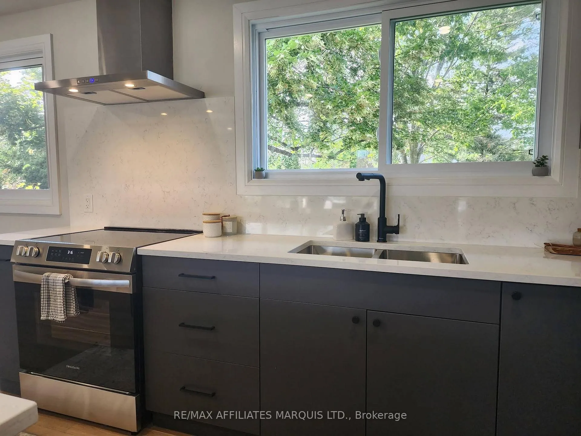 Photo 7 of 1409 Leonard Avenue, Cornwall — HOMEH