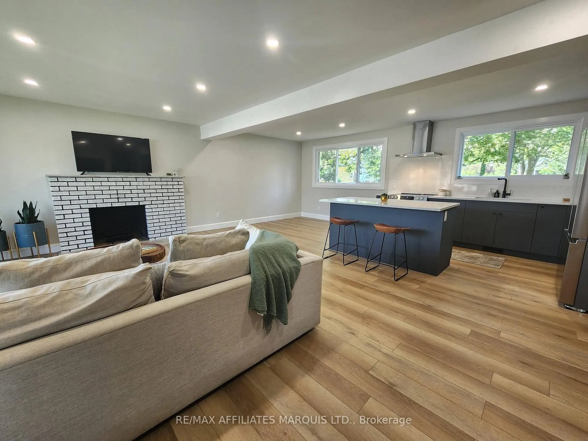 Photo 12 of 1409 Leonard Avenue, Cornwall — HOMEH