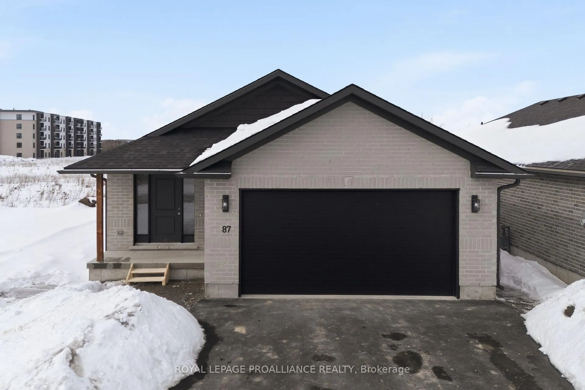Photo 3 of 87 Hastings Park Drive, Belleville, Belleville Ward — HOMEH