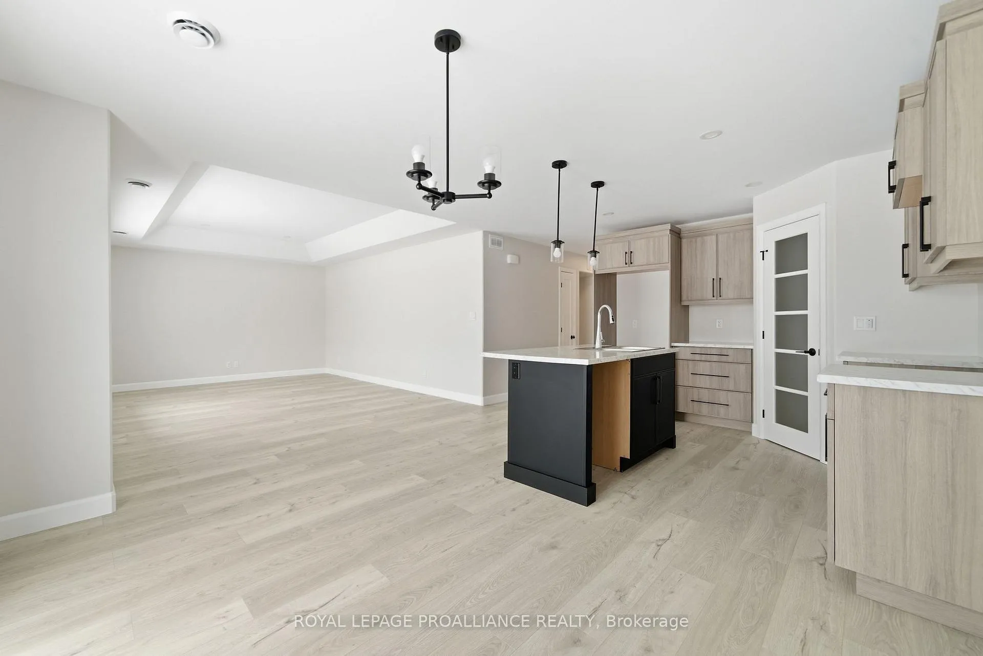 Photo 10 of 87 Hastings Park Drive, Belleville, Belleville Ward — HOMEH