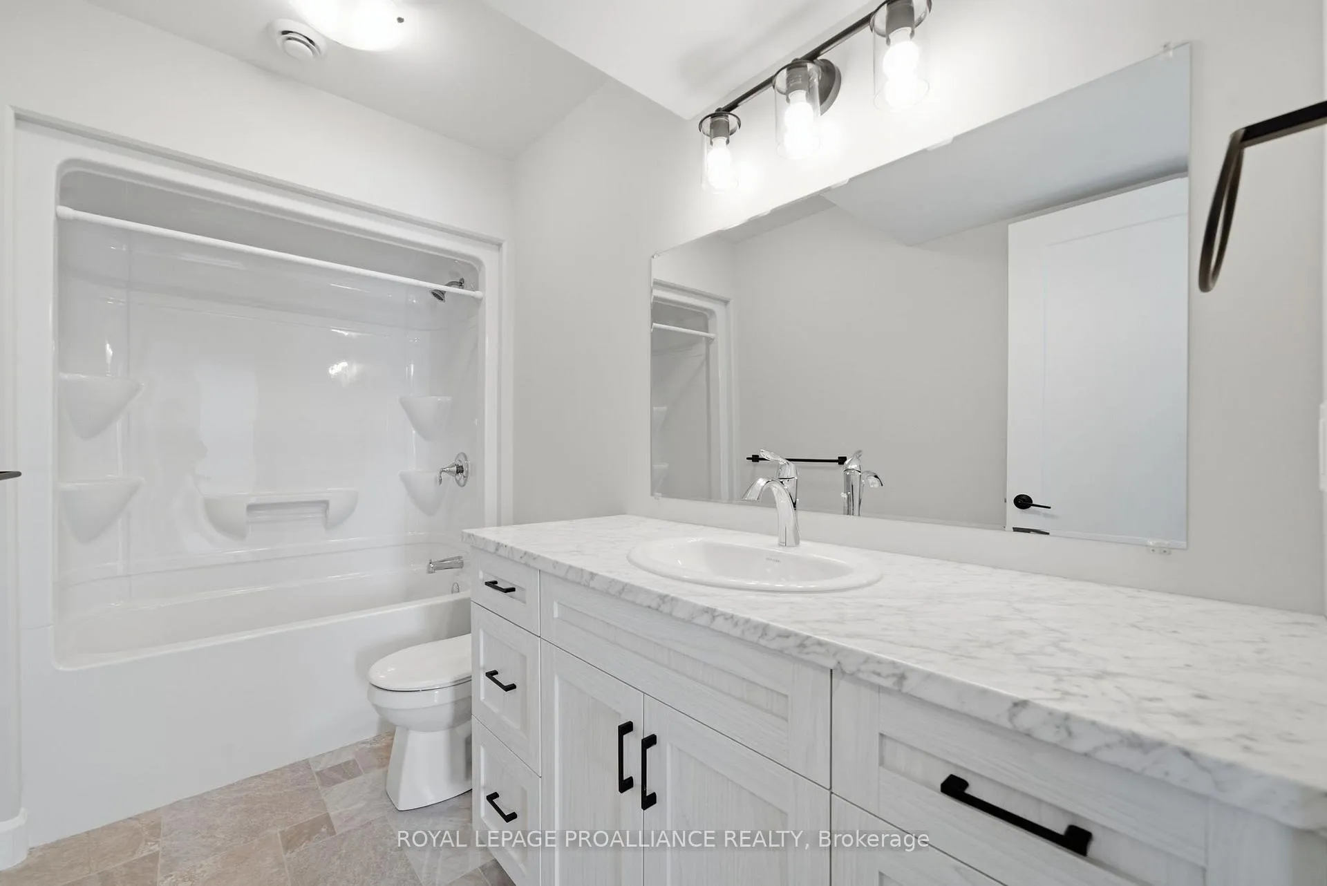 Photo 20 of 87 Hastings Park Drive, Belleville, Belleville Ward — HOMEH