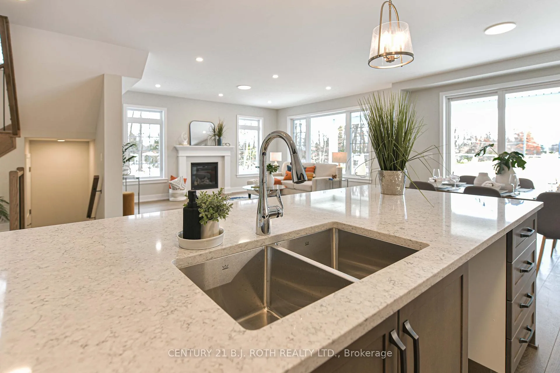 Photo 8 of 3199 Orion Boulevard, Orillia — HOMEH