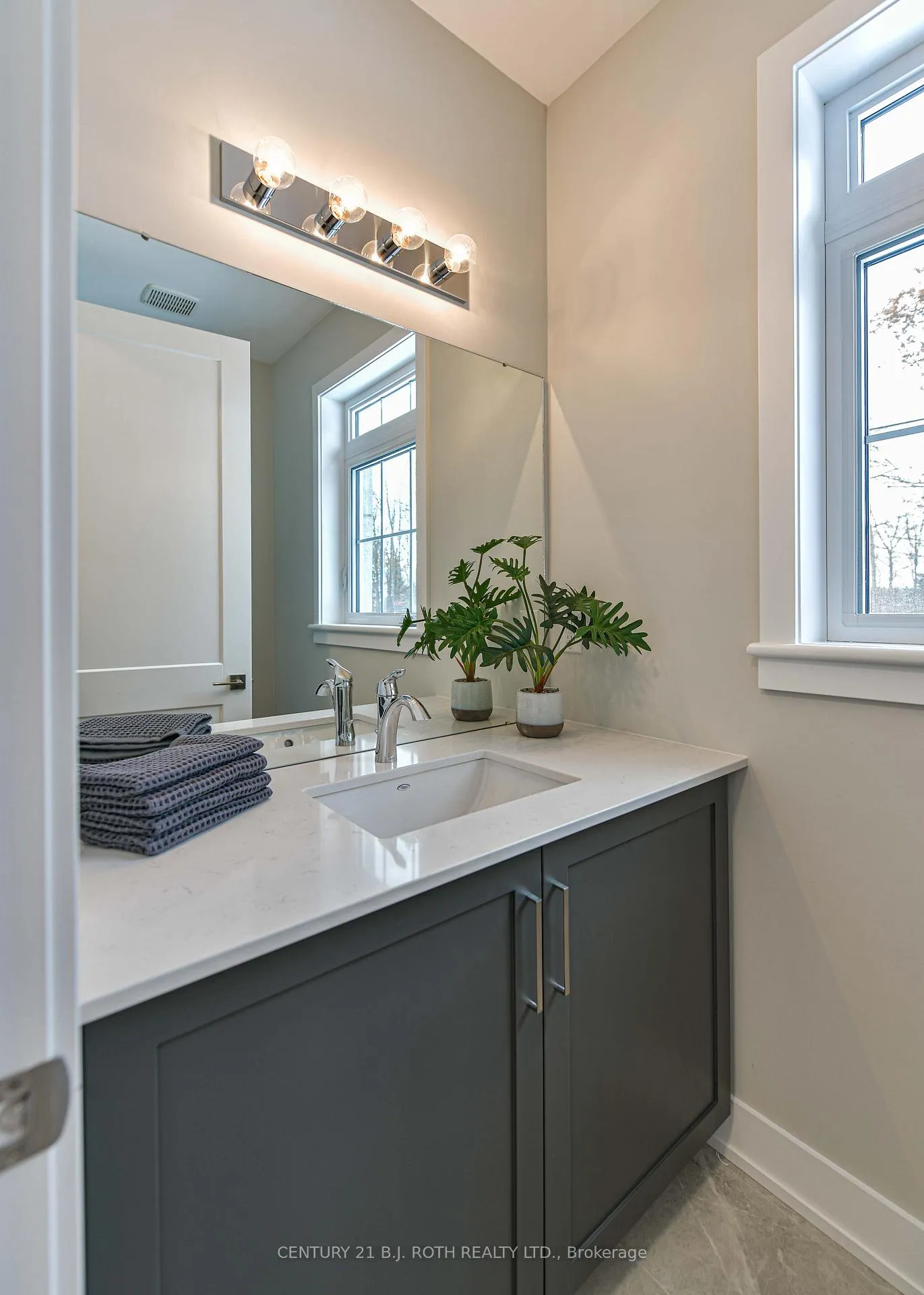 Photo 14 of 3199 Orion Boulevard, Orillia — HOMEH