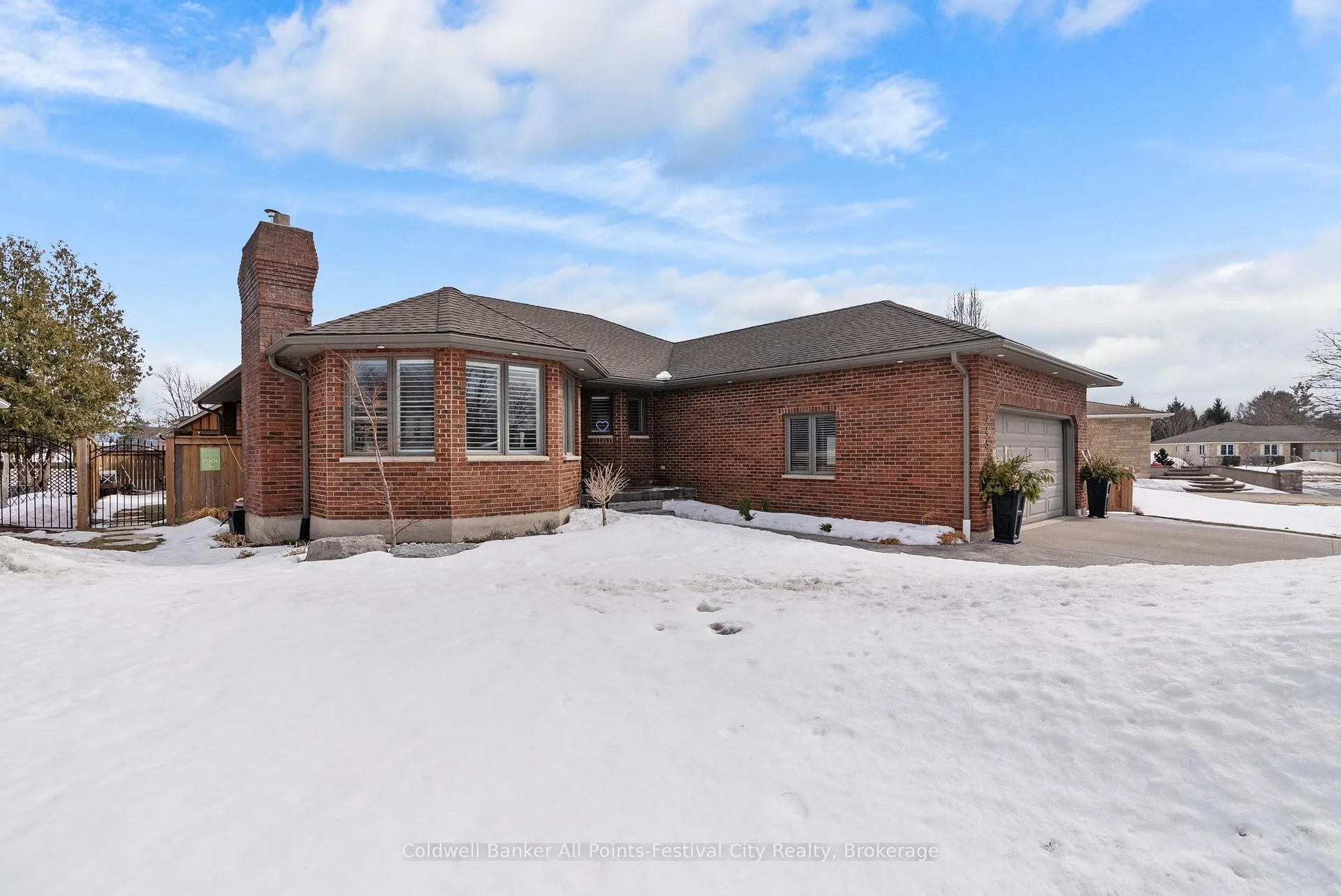 Photo 2 of 345 Krohmer Drive, Goderich, Goderich (Town) — HOMEH