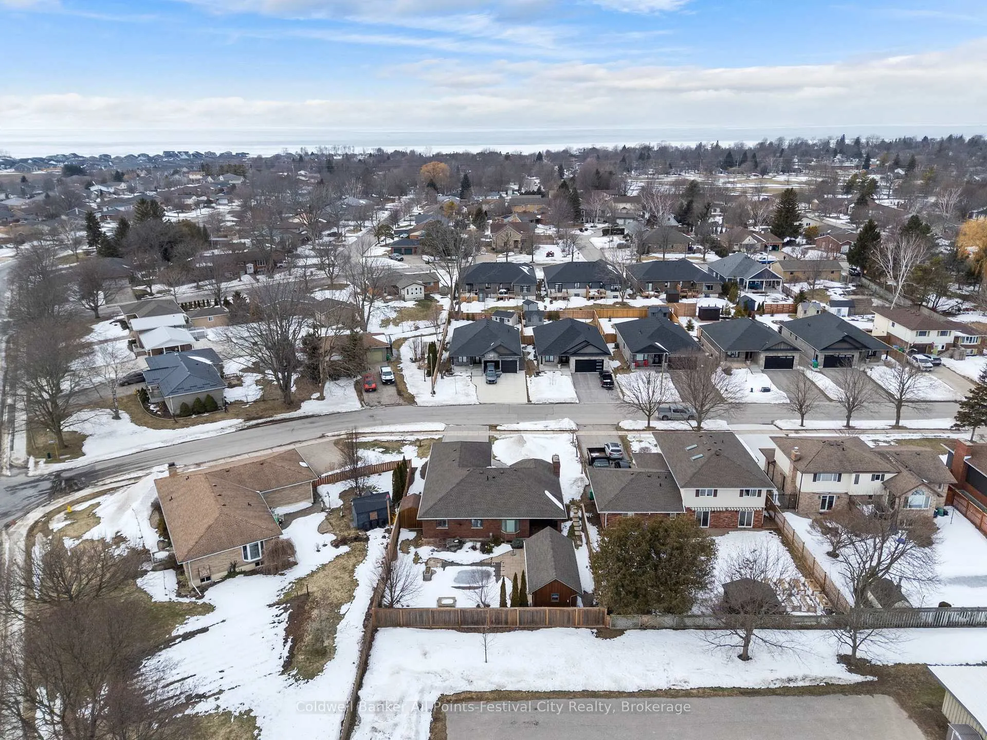 Photo 47 of 345 Krohmer Drive, Goderich, Goderich (Town) — HOMEH