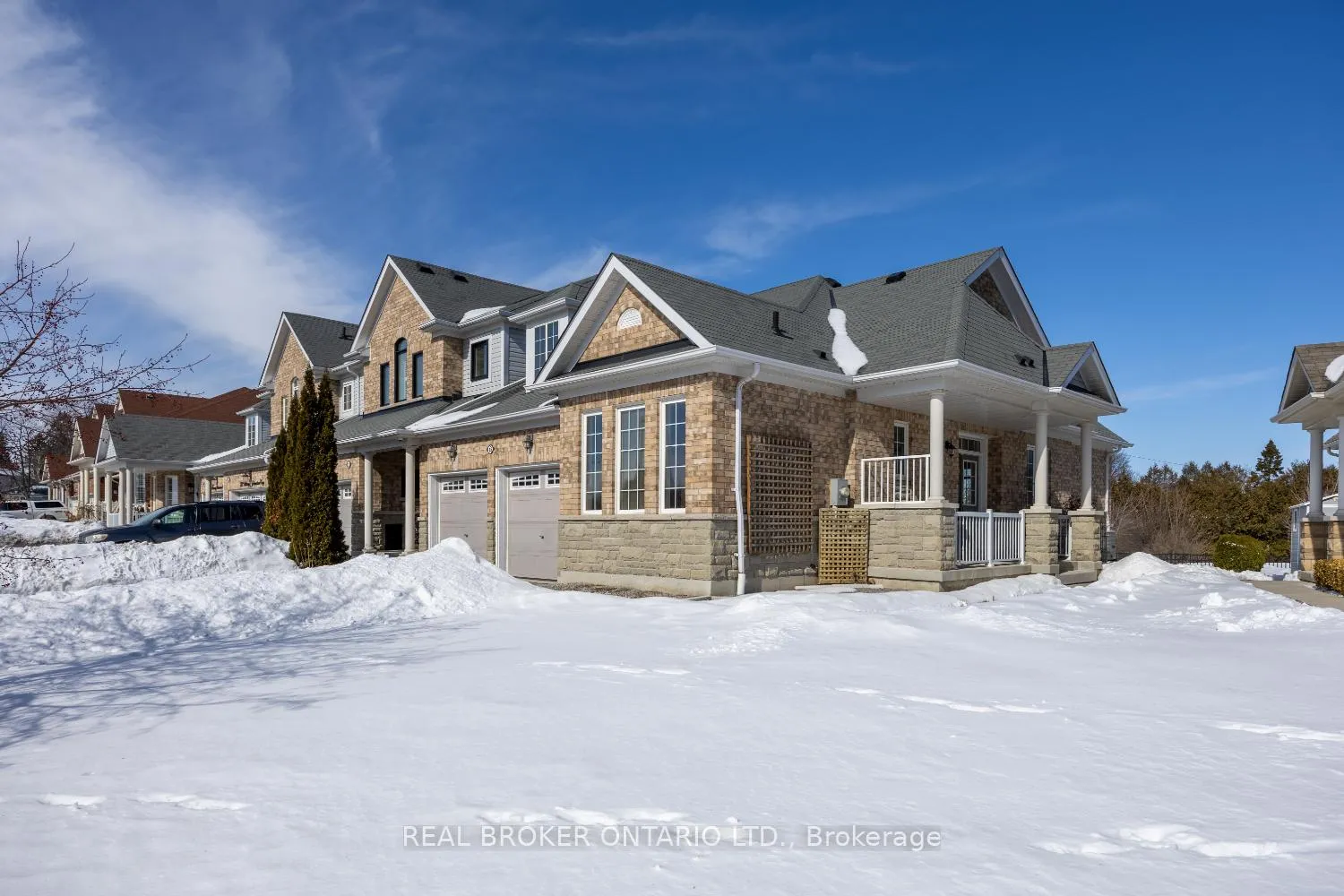 Photo 2 of 18 Harvey Johnston Way, Whitby, Brooklin — HOMEH