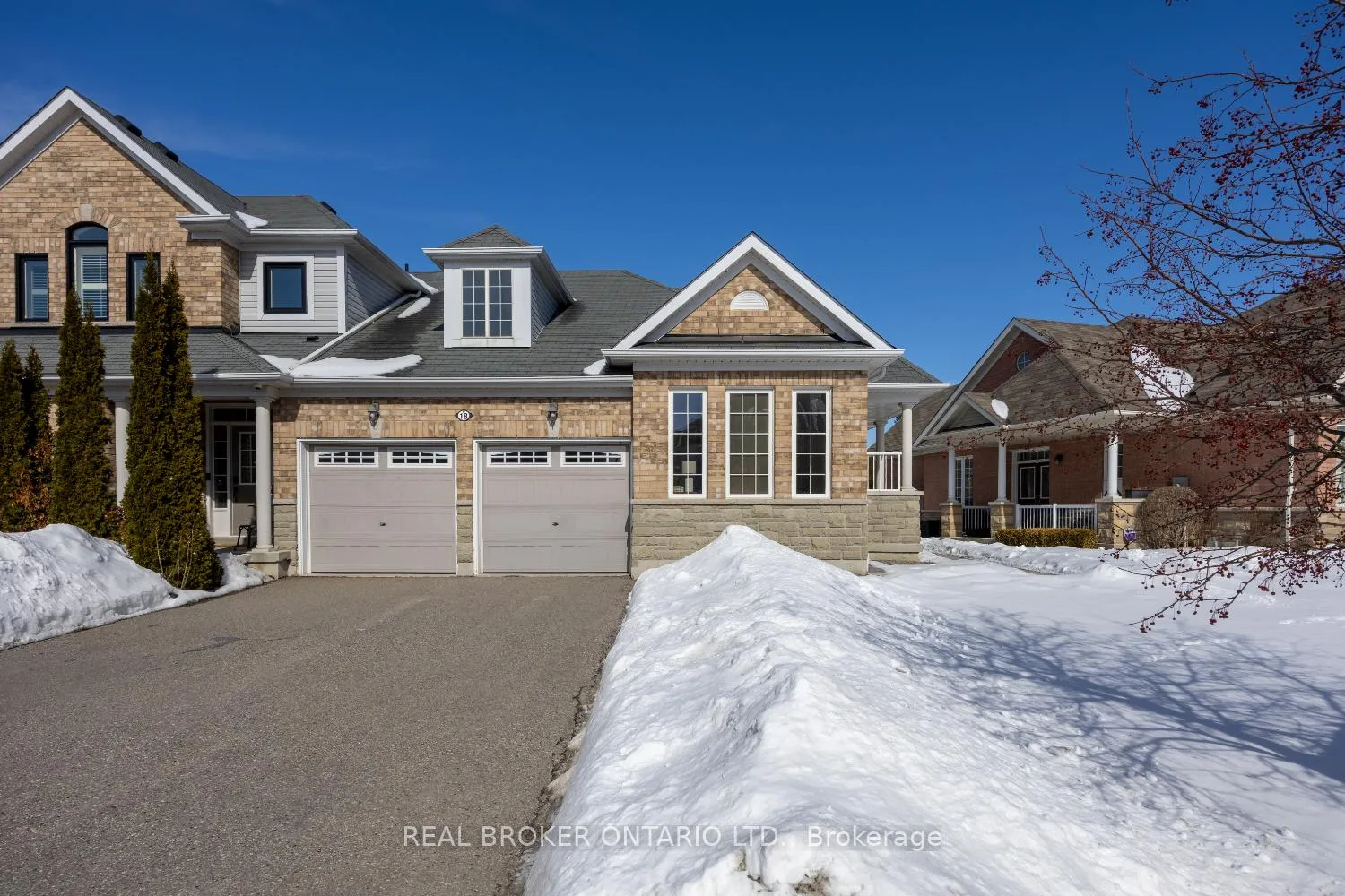 Photo 3 of 18 Harvey Johnston Way, Whitby, Brooklin — HOMEH