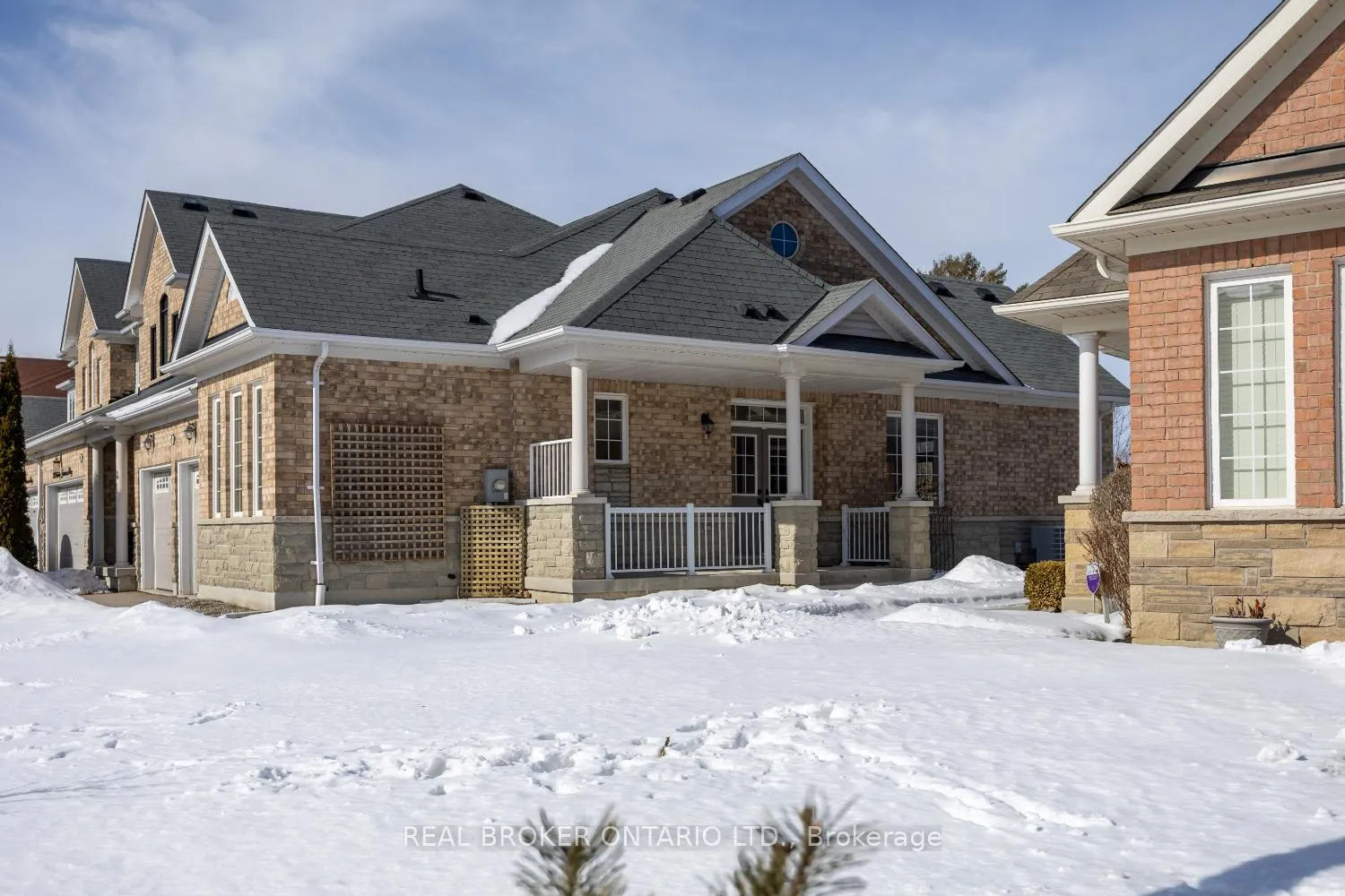 Photo 4 of 18 Harvey Johnston Way, Whitby, Brooklin — HOMEH