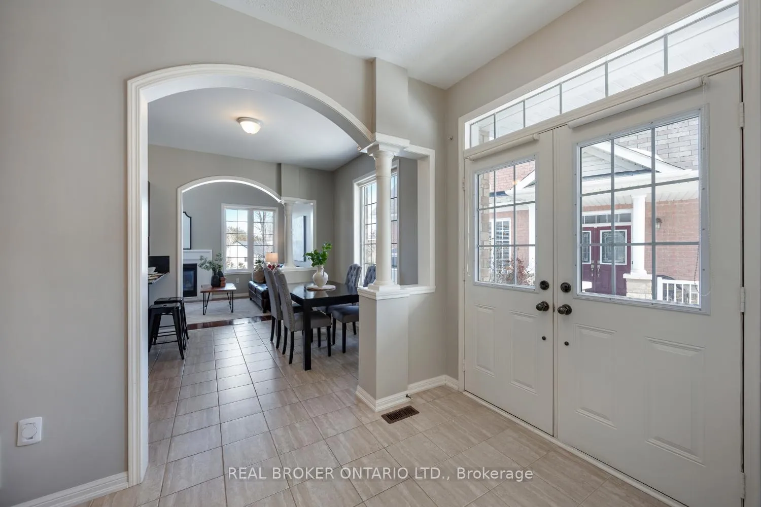 Photo 7 of 18 Harvey Johnston Way, Whitby, Brooklin — HOMEH