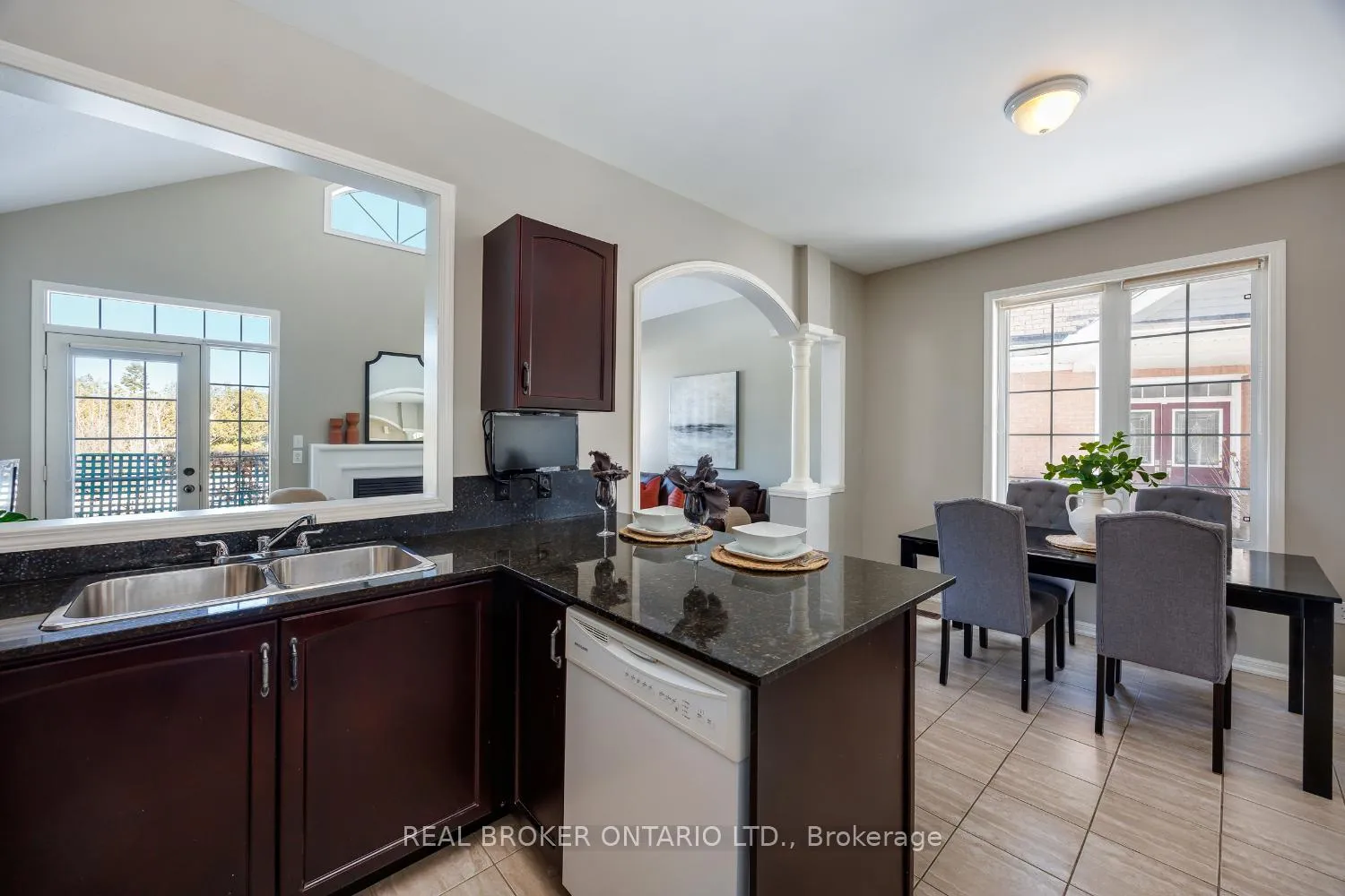 Photo 16 of 18 Harvey Johnston Way, Whitby, Brooklin — HOMEH