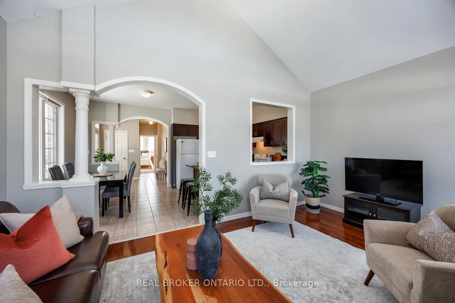 Photo 17 of 18 Harvey Johnston Way, Whitby, Brooklin — HOMEH