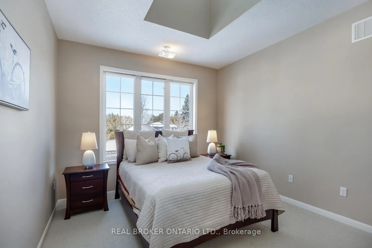 Photo 21 of 18 Harvey Johnston Way, Whitby, Brooklin — HOMEH