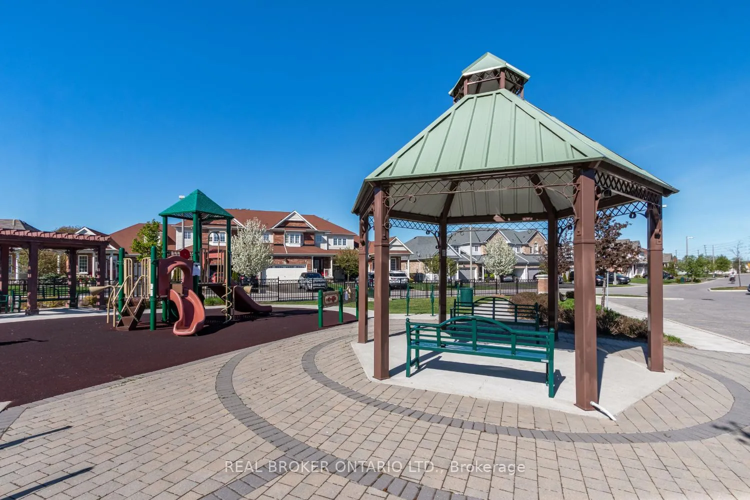 Photo 32 of 18 Harvey Johnston Way, Whitby, Brooklin — HOMEH