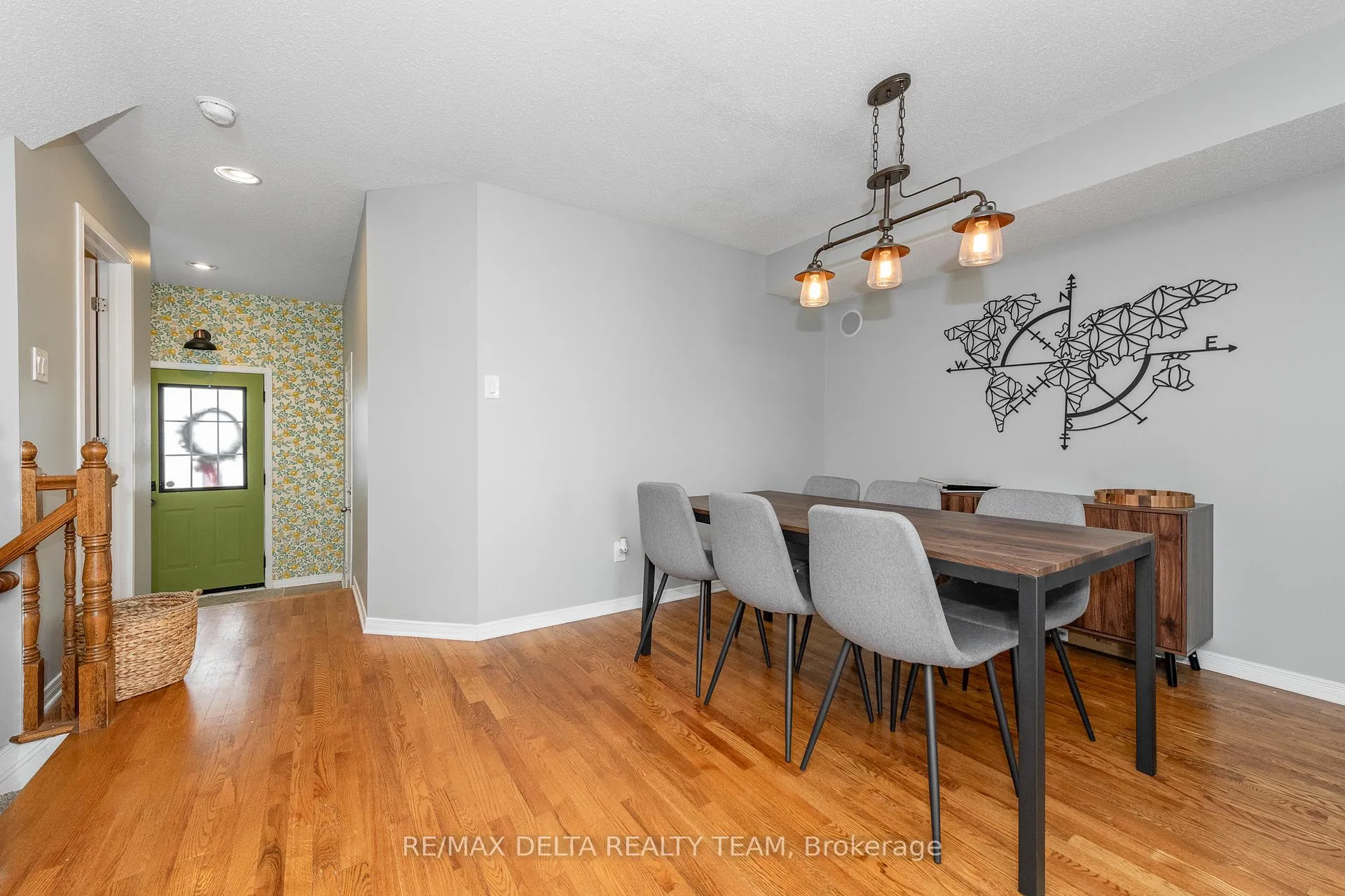 Photo 4 of 152 Ludlowe Street, Ottawa, Fallingbrook/Gardenway South — HOMEH
