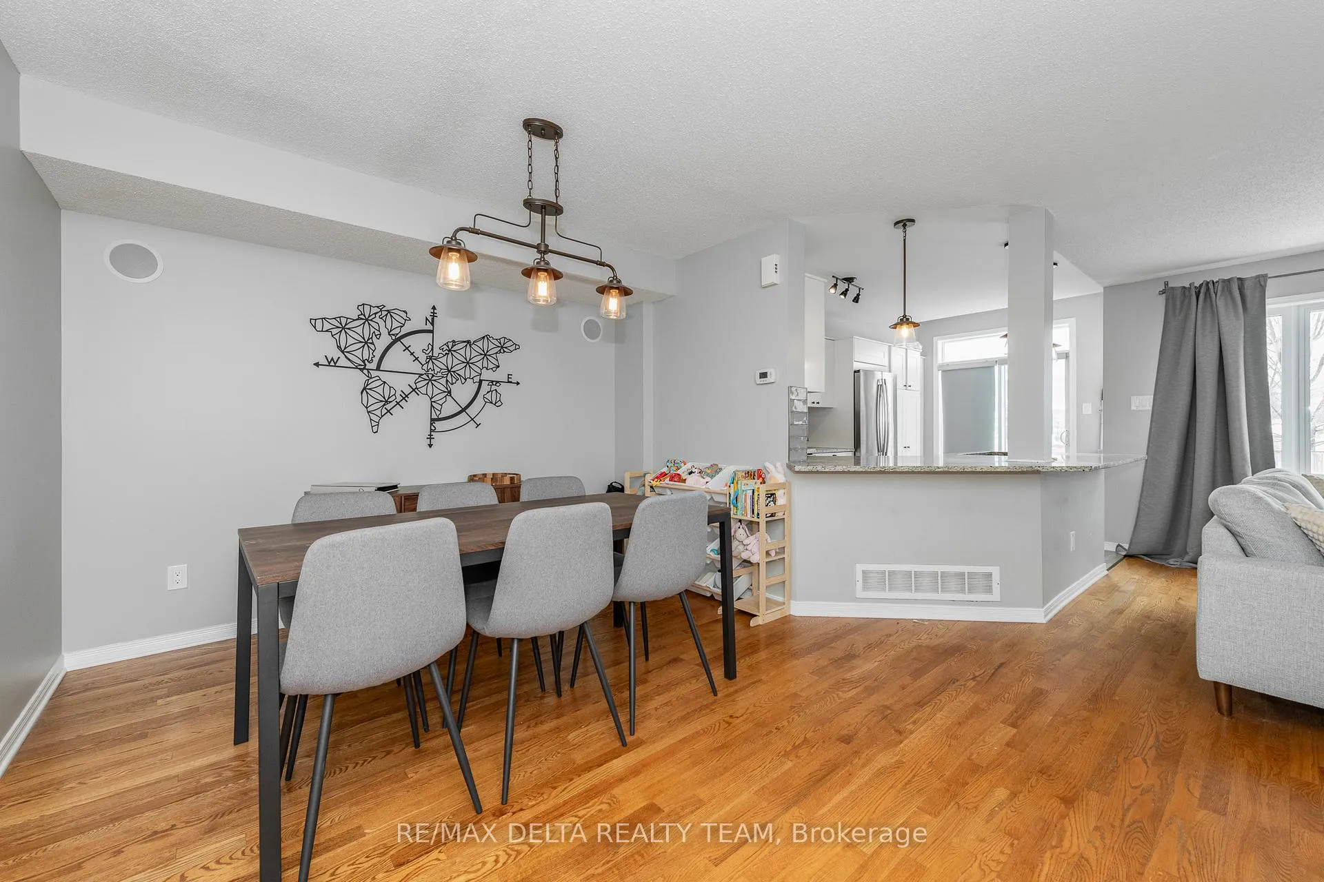 Photo 5 of 152 Ludlowe Street, Ottawa, Fallingbrook/Gardenway South — HOMEH