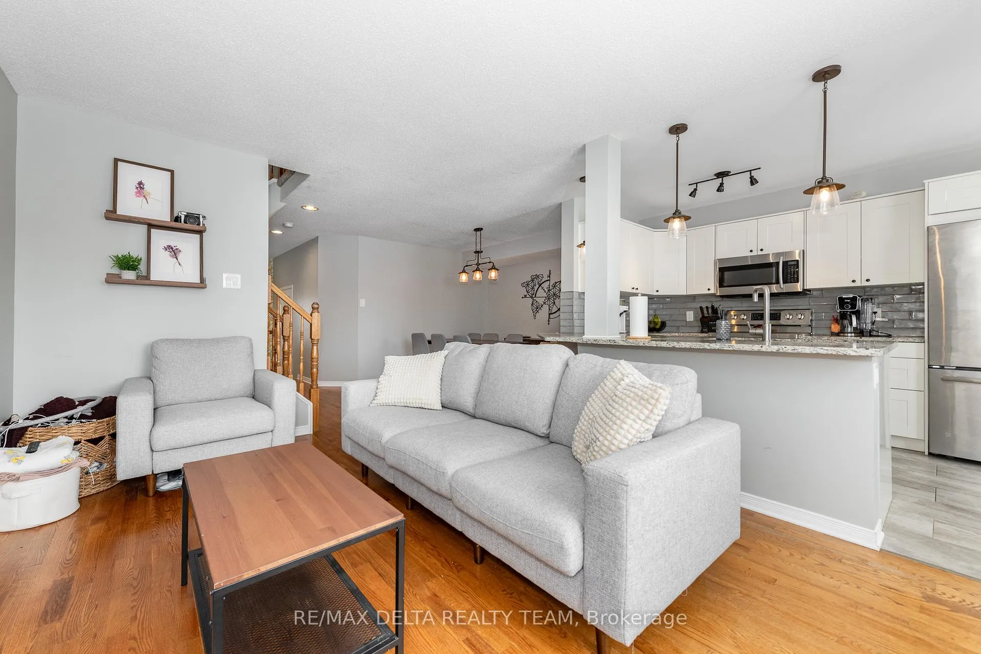 Photo 6 of 152 Ludlowe Street, Ottawa, Fallingbrook/Gardenway South — HOMEH