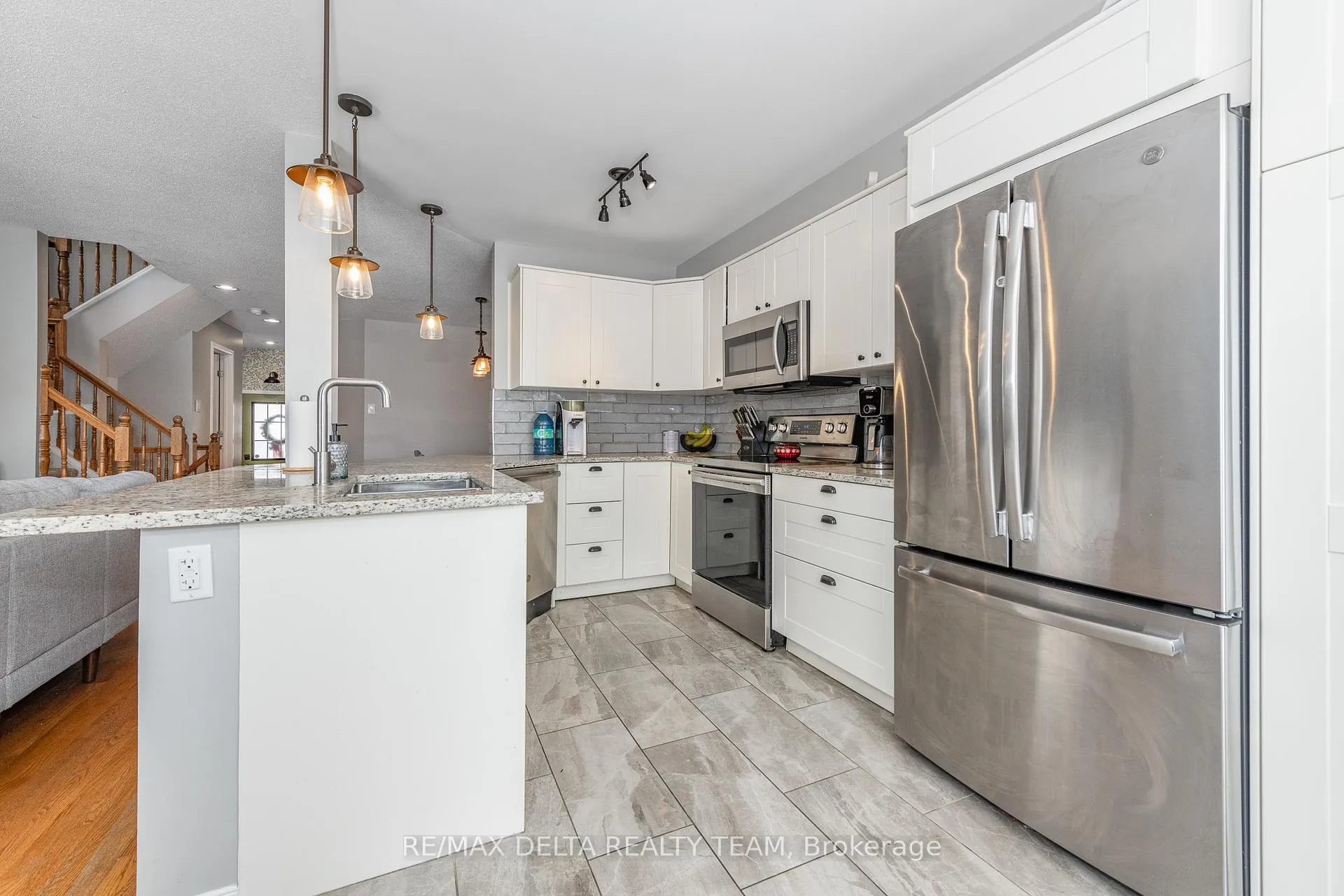 Photo 8 of 152 Ludlowe Street, Ottawa, Fallingbrook/Gardenway South — HOMEH