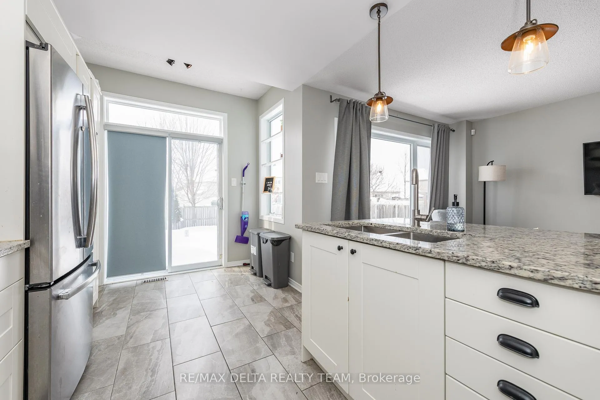 Photo 10 of 152 Ludlowe Street, Ottawa, Fallingbrook/Gardenway South — HOMEH
