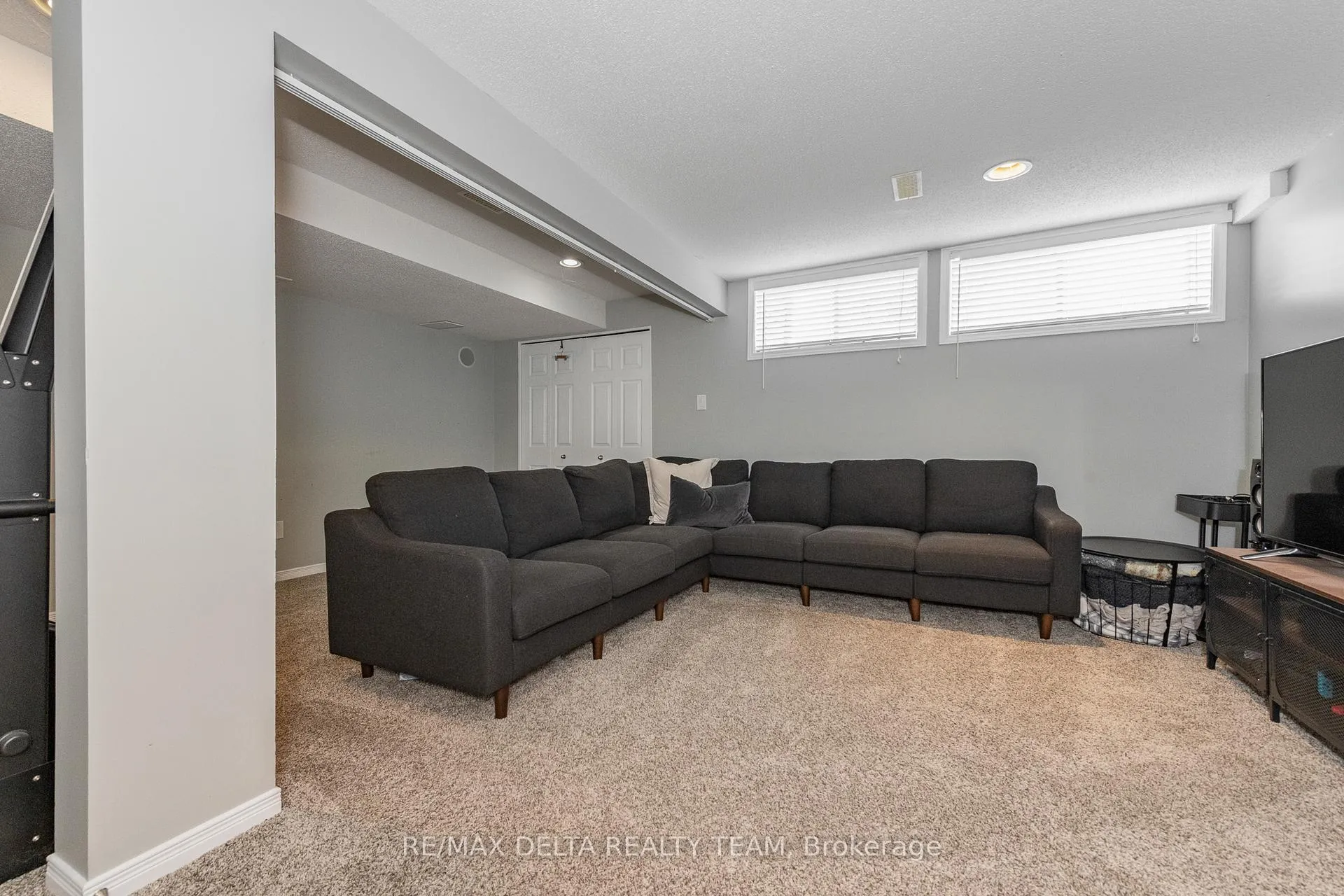 Photo 23 of 152 Ludlowe Street, Ottawa, Fallingbrook/Gardenway South — HOMEH