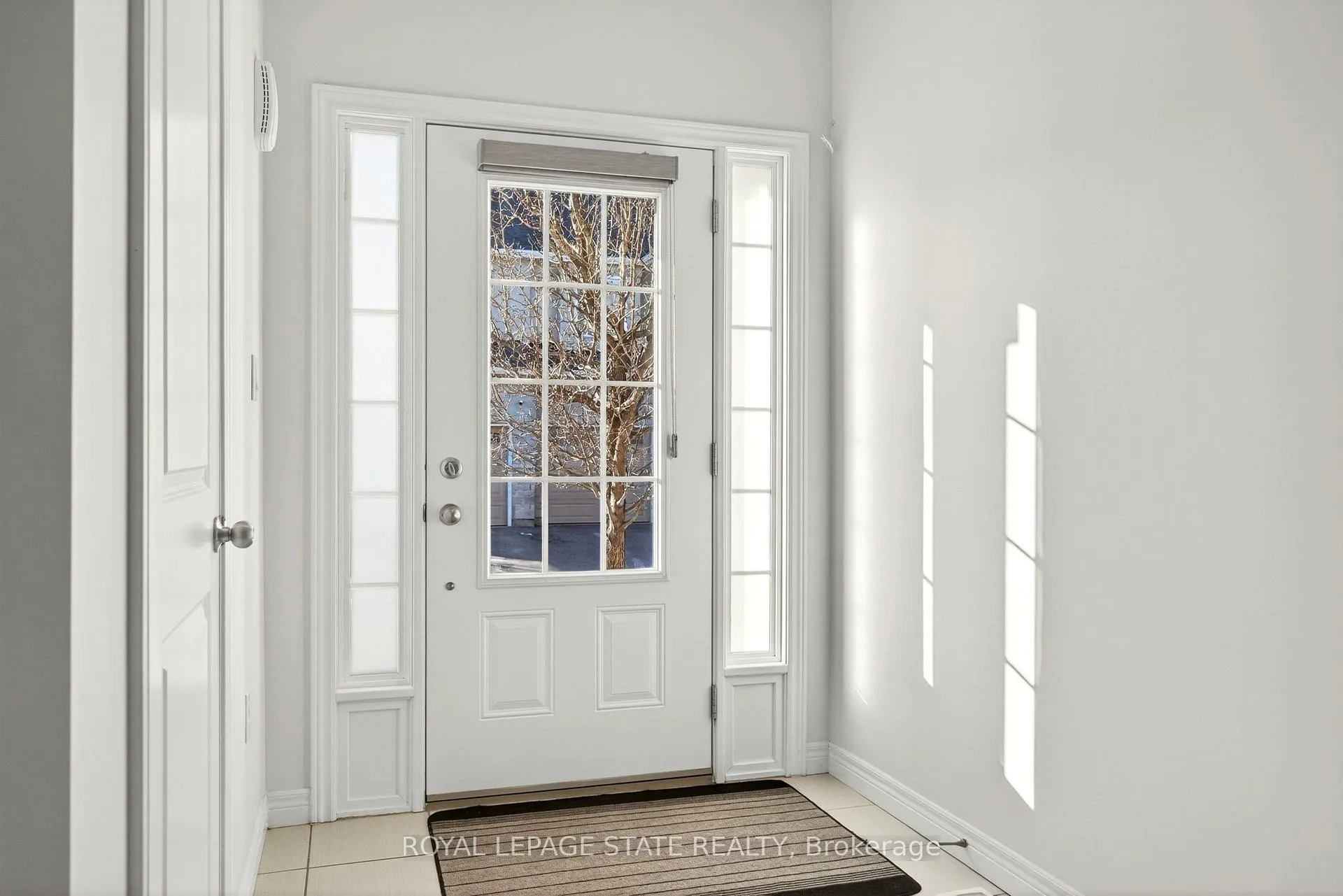 Photo 4 of Unit 34, 90 Raymond Road, Hamilton, Meadowlands — HOMEH