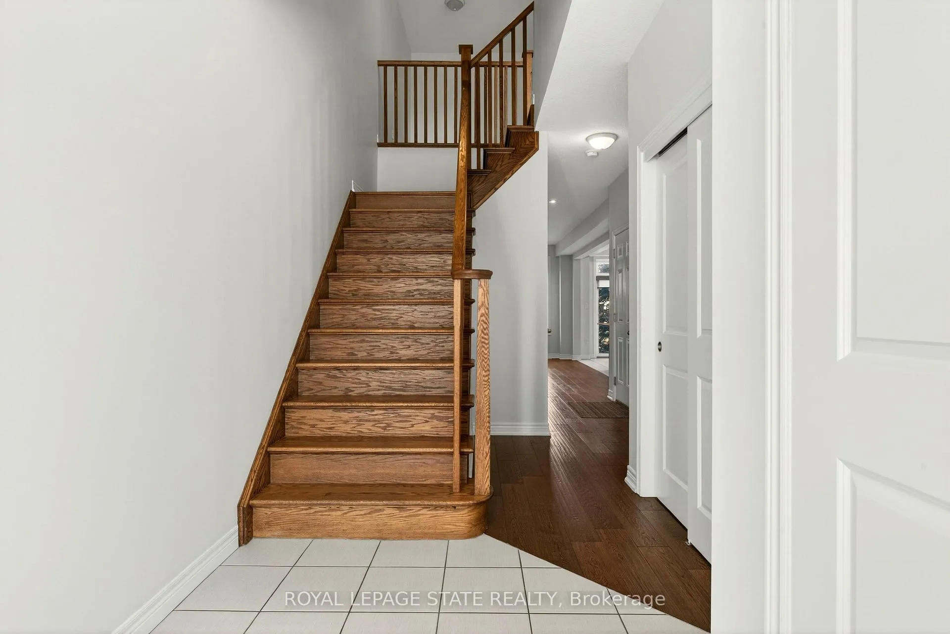 Photo 5 of Unit 34, 90 Raymond Road, Hamilton, Meadowlands — HOMEH