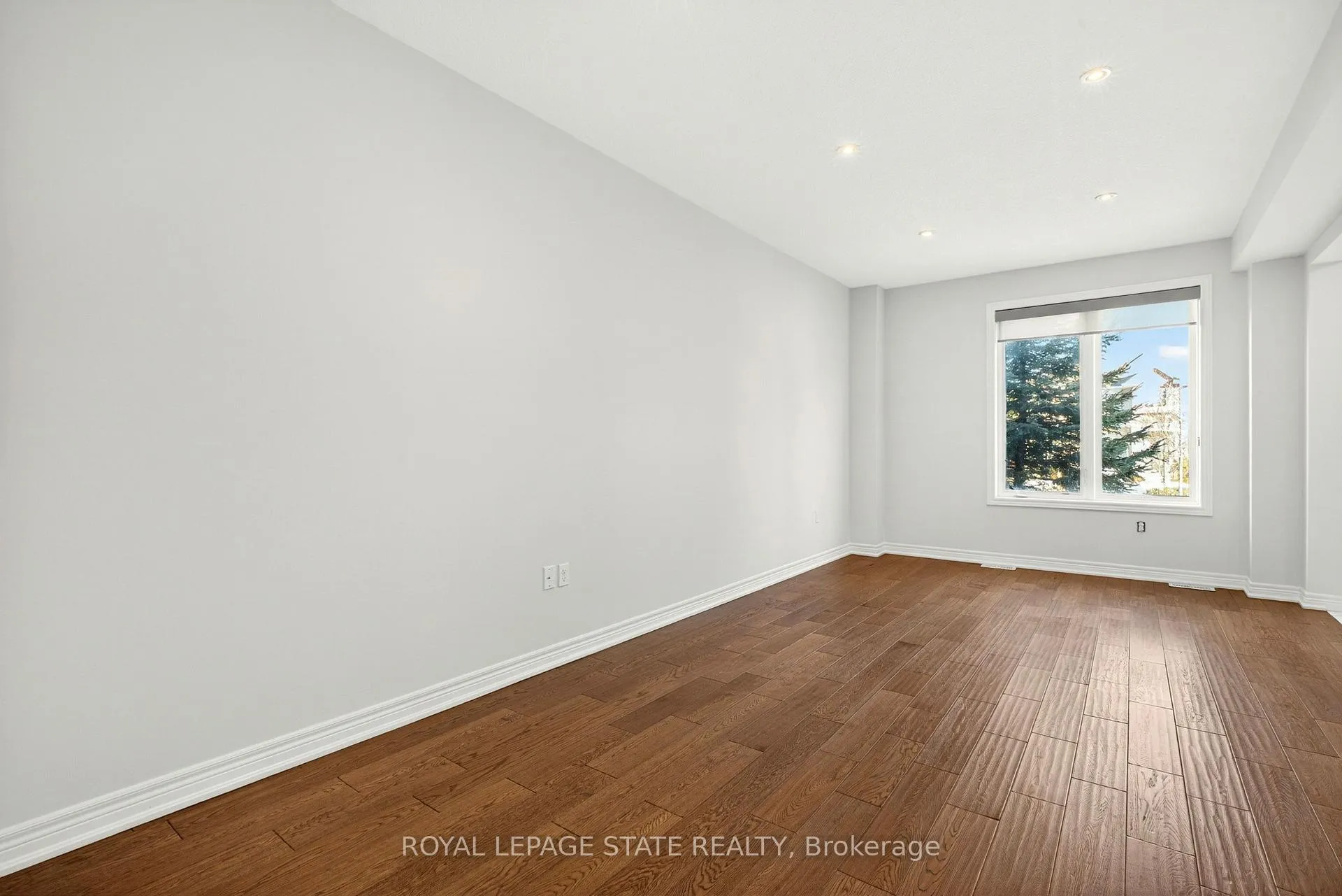 Photo 8 of Unit 34, 90 Raymond Road, Hamilton, Meadowlands — HOMEH