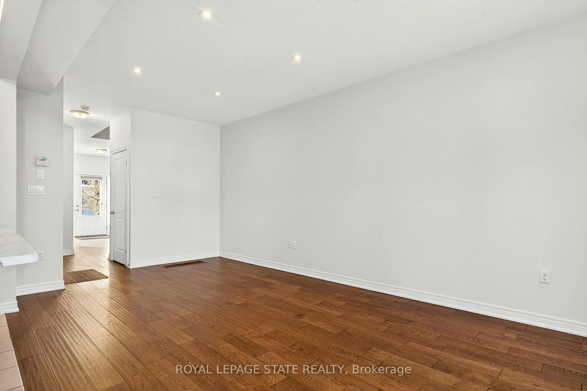 Photo 9 of Unit 34, 90 Raymond Road, Hamilton, Meadowlands — HOMEH