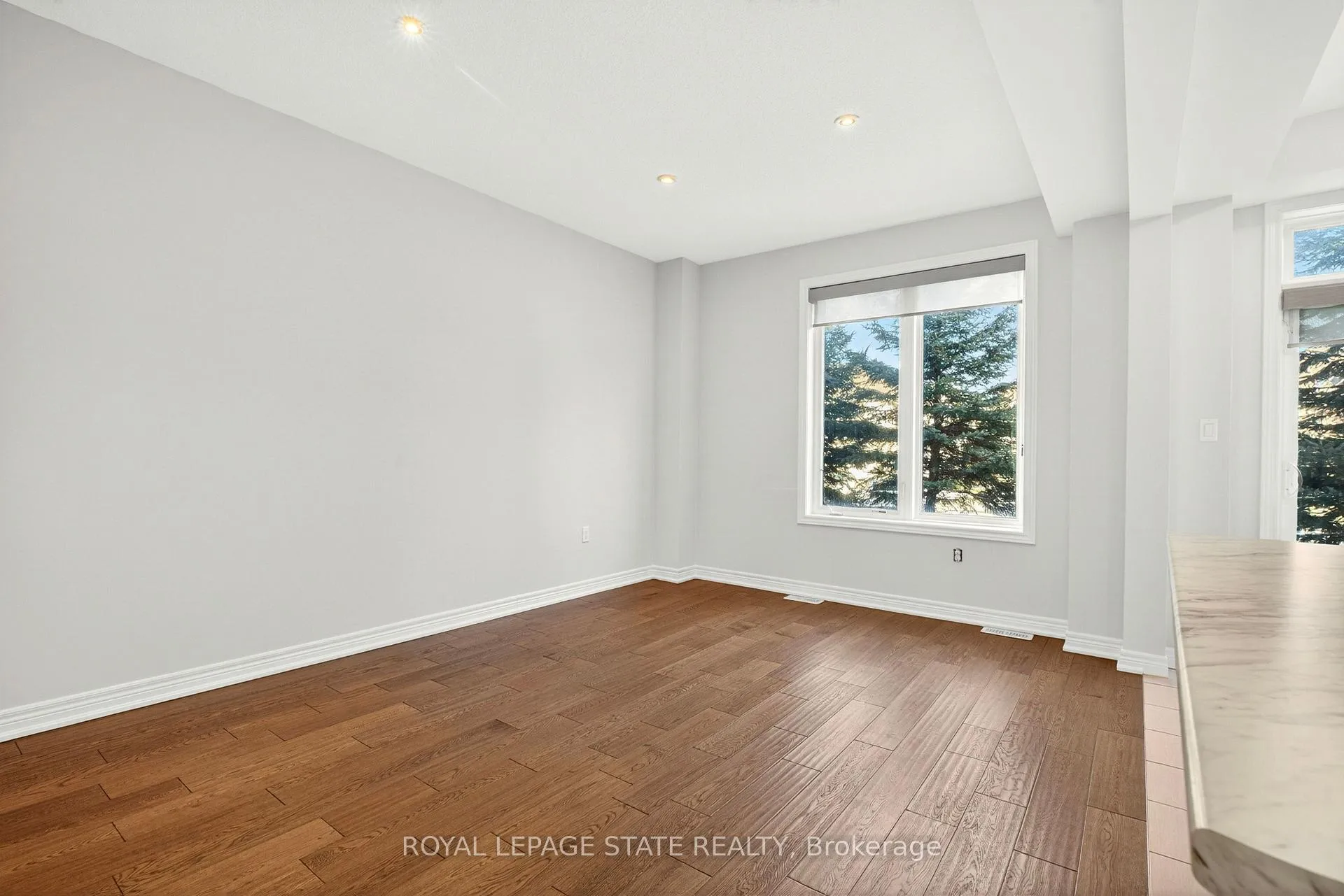 Photo 10 of Unit 34, 90 Raymond Road, Hamilton, Meadowlands — HOMEH