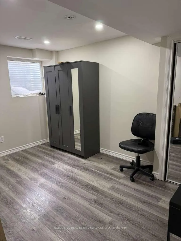 Photo 4 of Unit Basement, 40 Roulette Crescent, Brampton, Northwest Brampton — HOMEH