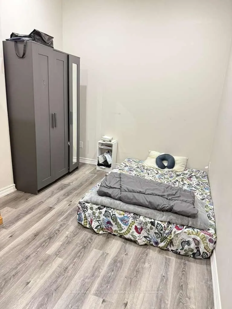 Photo 6 of Unit Basement, 40 Roulette Crescent, Brampton, Northwest Brampton — HOMEH