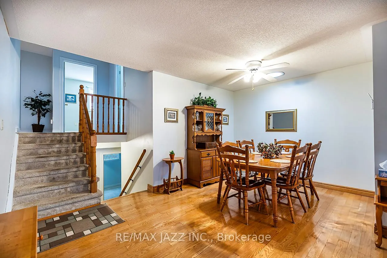 Photo 5 of 49 Hemmingway Drive, Clarington, Courtice — HOMEH