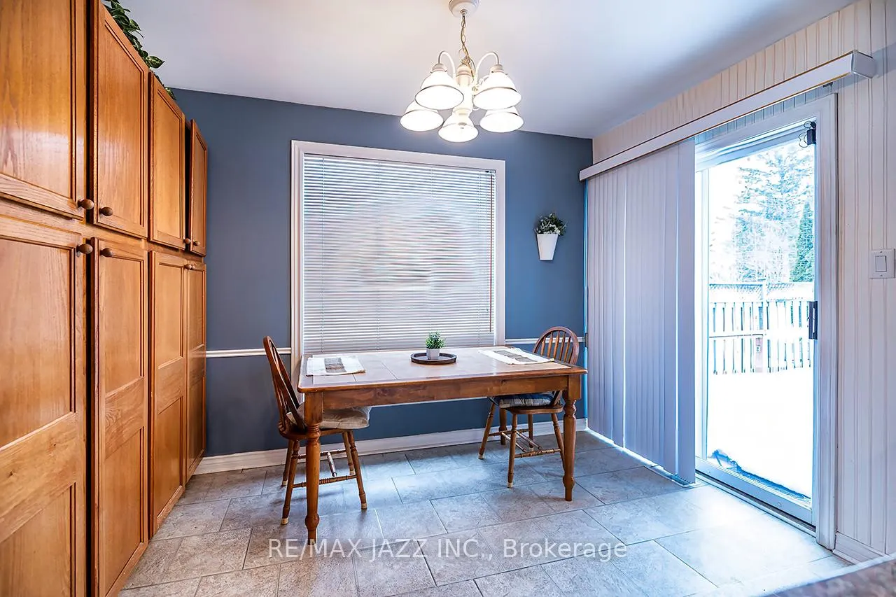 Photo 9 of 49 Hemmingway Drive, Clarington, Courtice — HOMEH