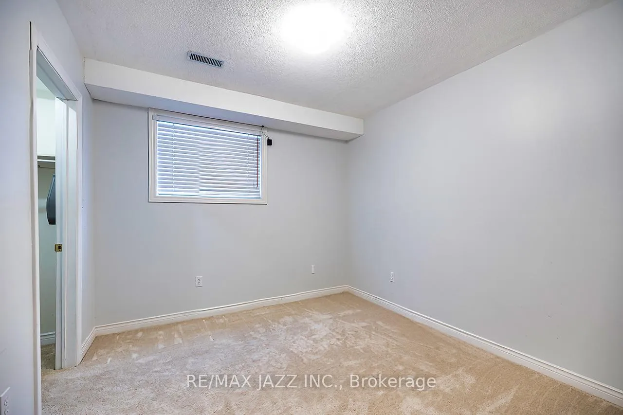 Photo 20 of 49 Hemmingway Drive, Clarington, Courtice — HOMEH