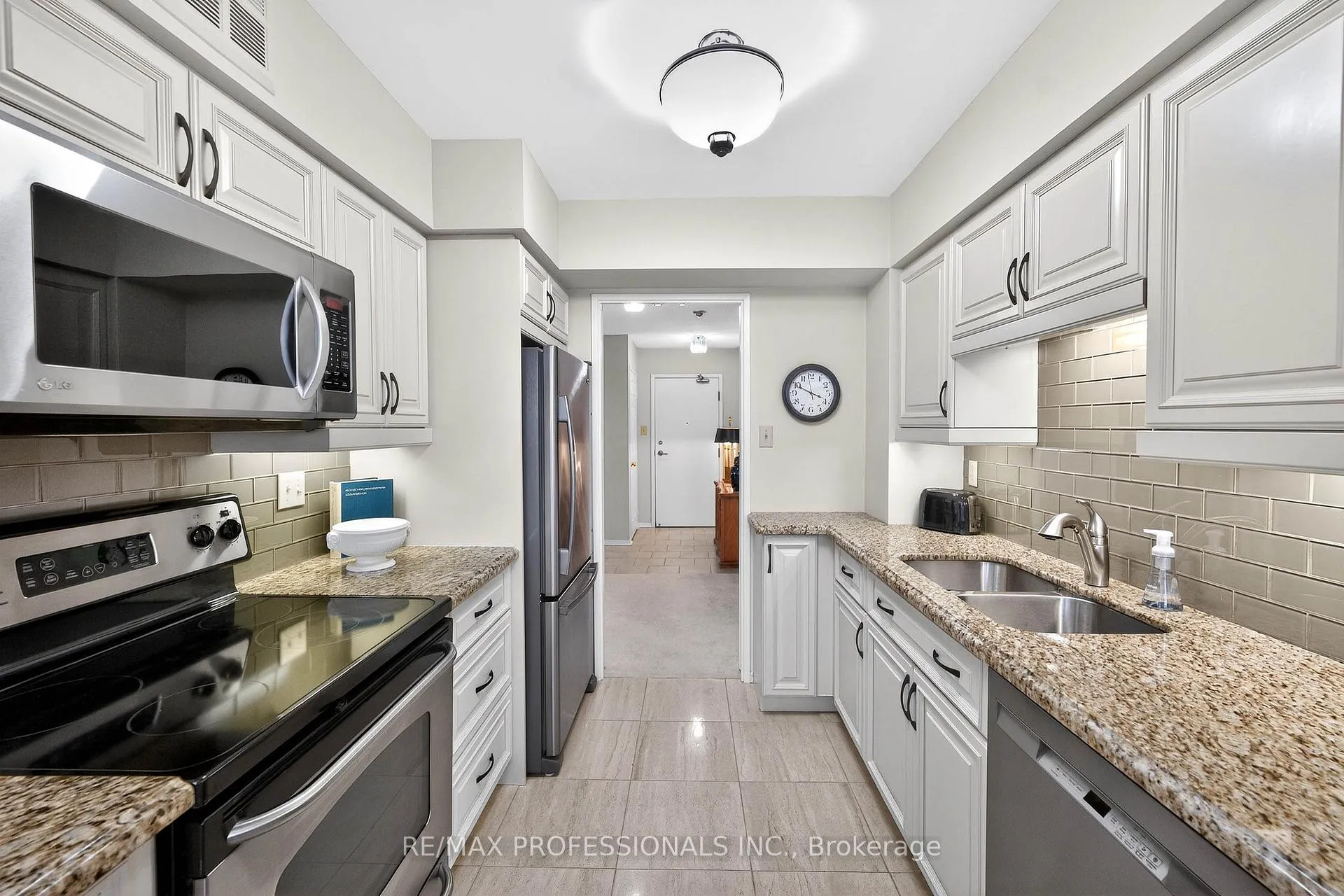 Photo 18 of Unit 924, 25 Austin Drive, Markham, Markville — HOMEH
