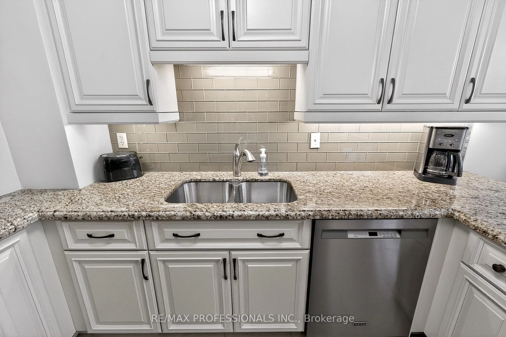 Photo 19 of Unit 924, 25 Austin Drive, Markham, Markville — HOMEH