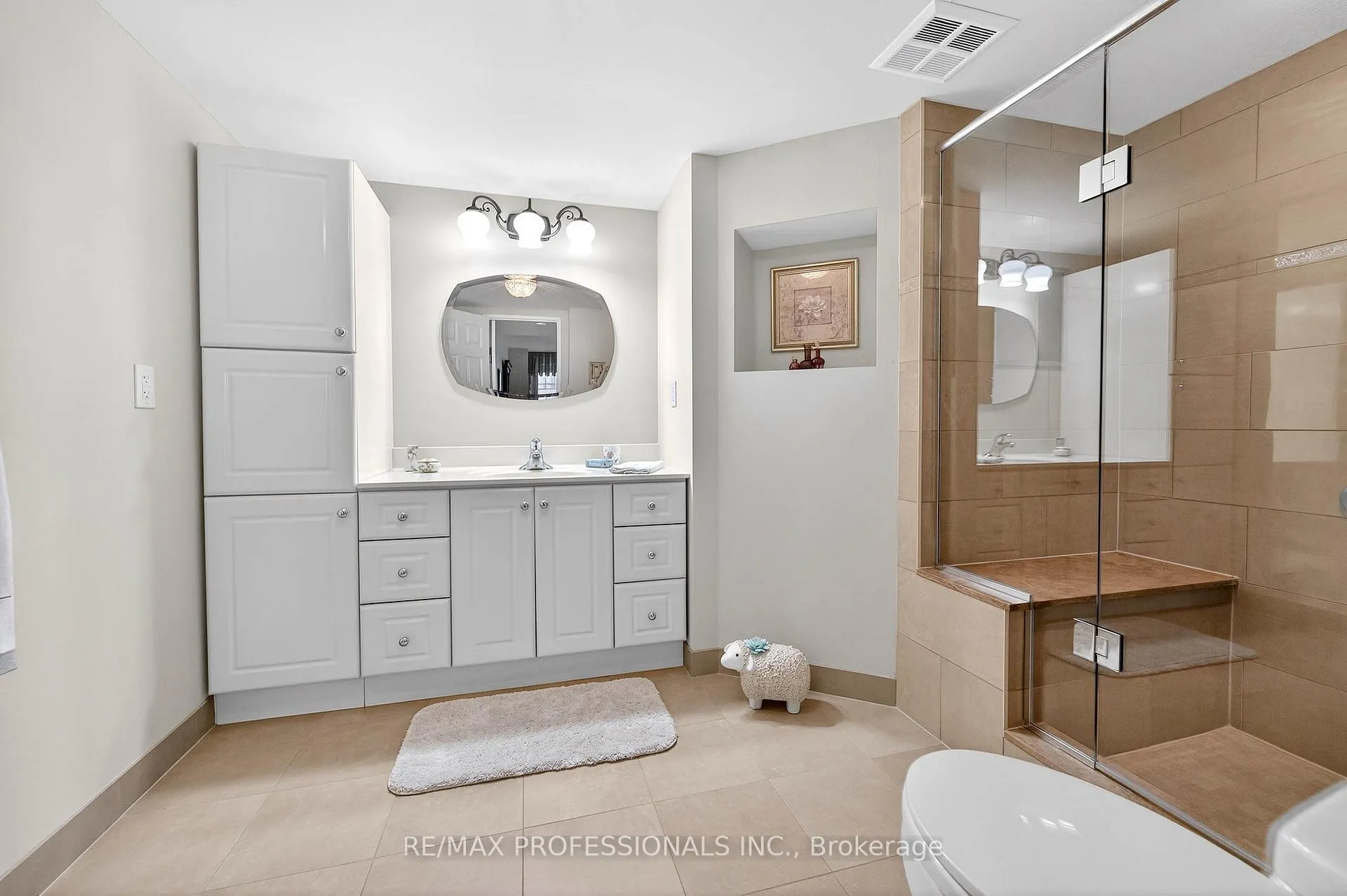 Photo 25 of Unit 924, 25 Austin Drive, Markham, Markville — HOMEH