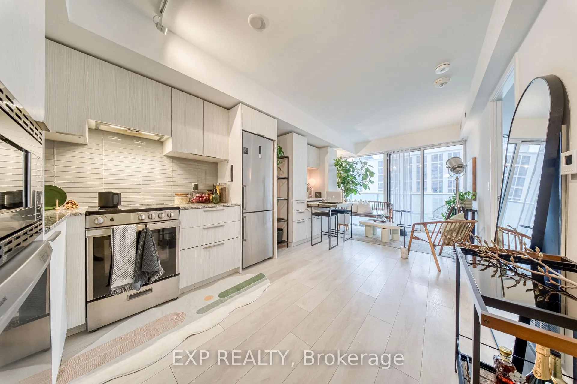 Photo 6 of Unit 911, 501 Yonge Street, Toronto, Church-Yonge Corridor — HOMEH