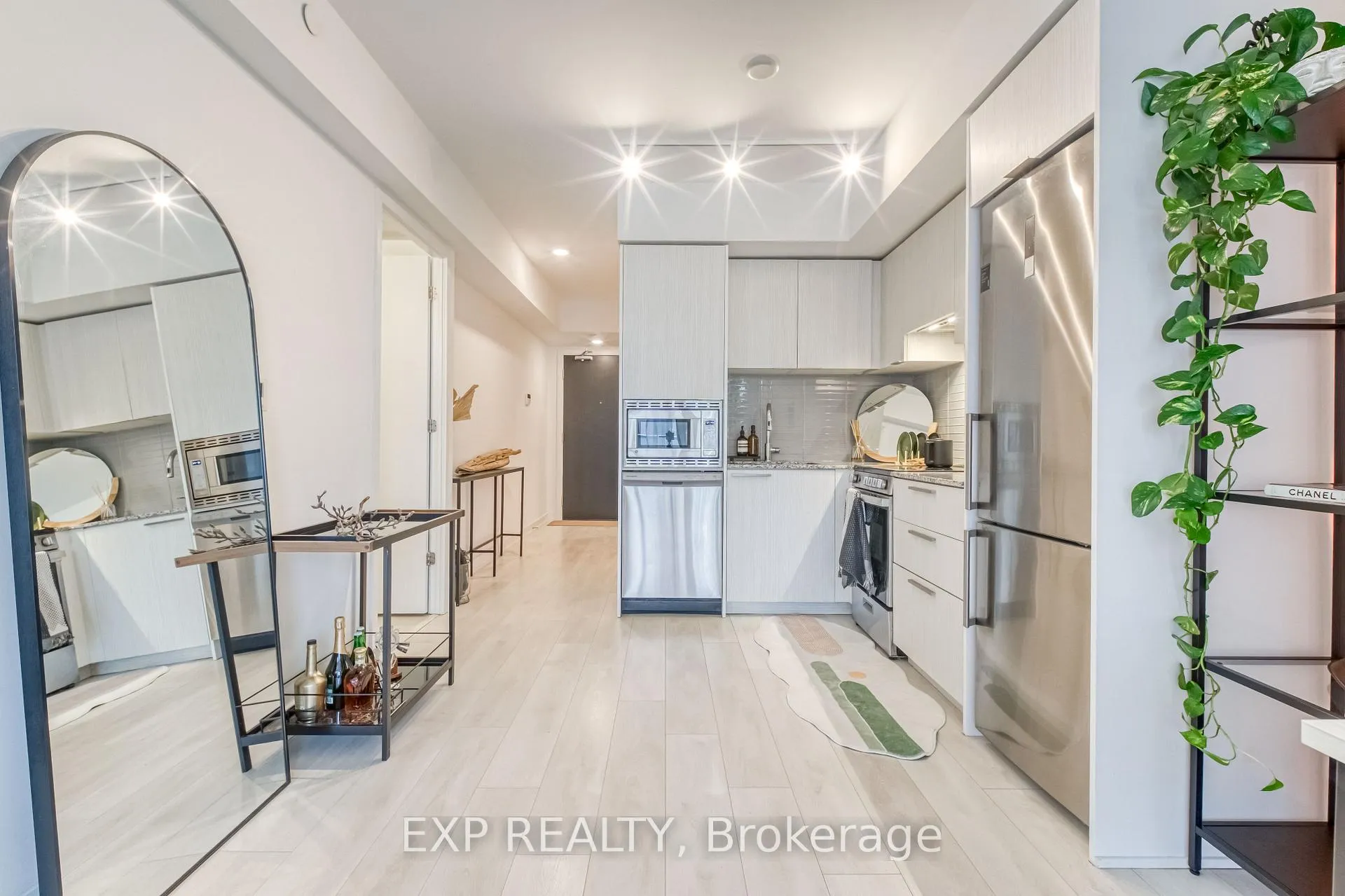 Photo 10 of Unit 911, 501 Yonge Street, Toronto, Church-Yonge Corridor — HOMEH