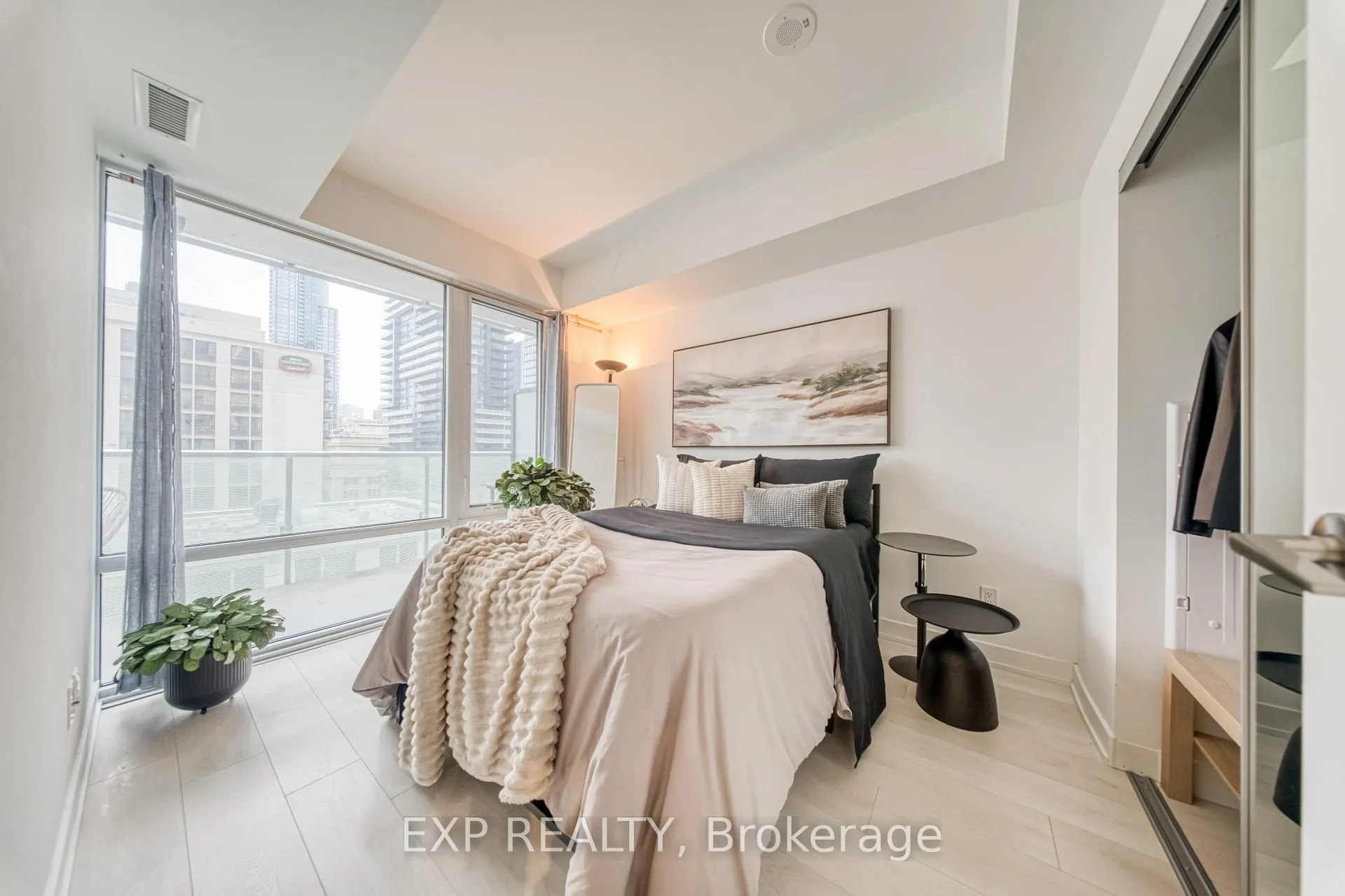 Photo 21 of Unit 911, 501 Yonge Street, Toronto, Church-Yonge Corridor — HOMEH