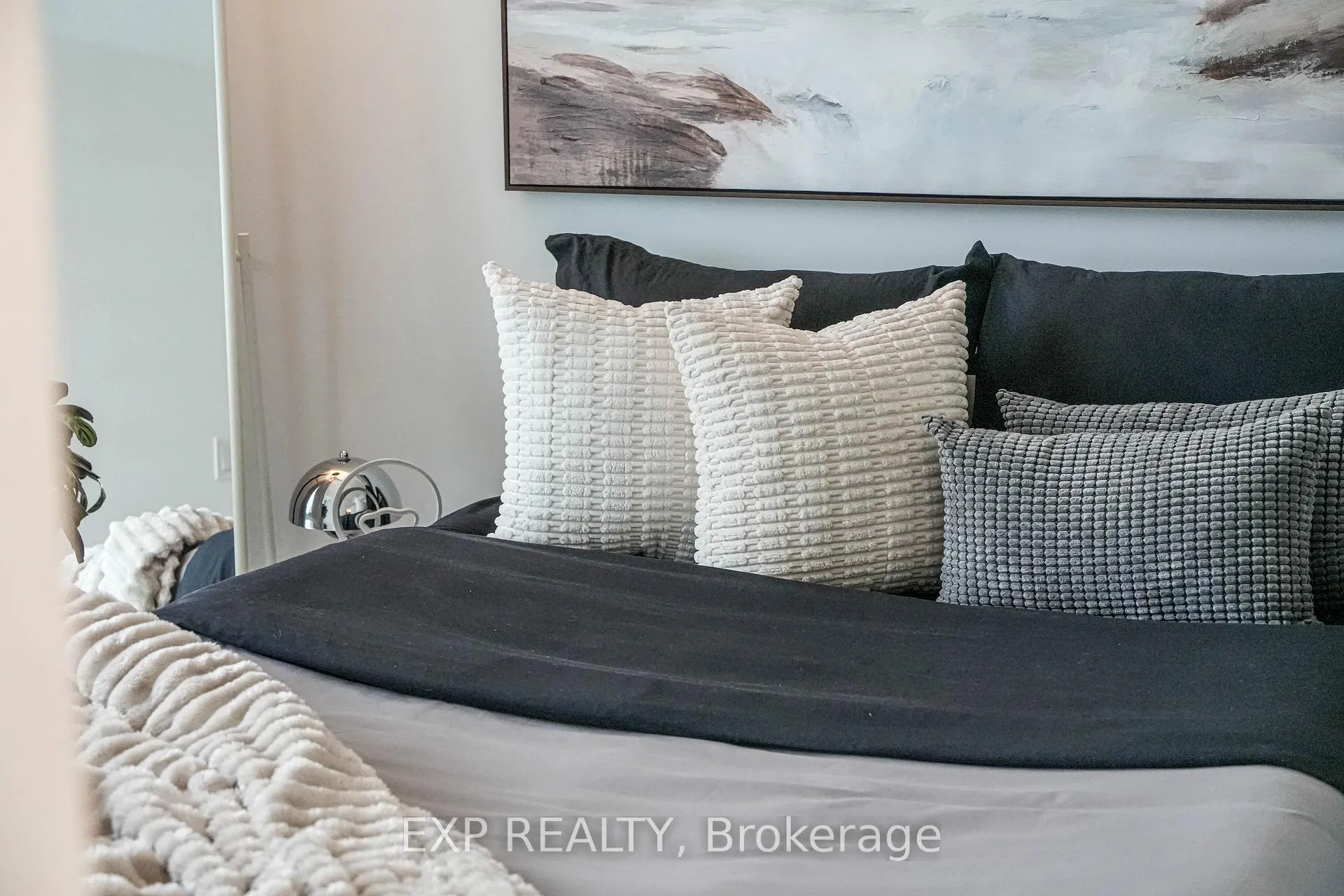 Photo 22 of Unit 911, 501 Yonge Street, Toronto, Church-Yonge Corridor — HOMEH