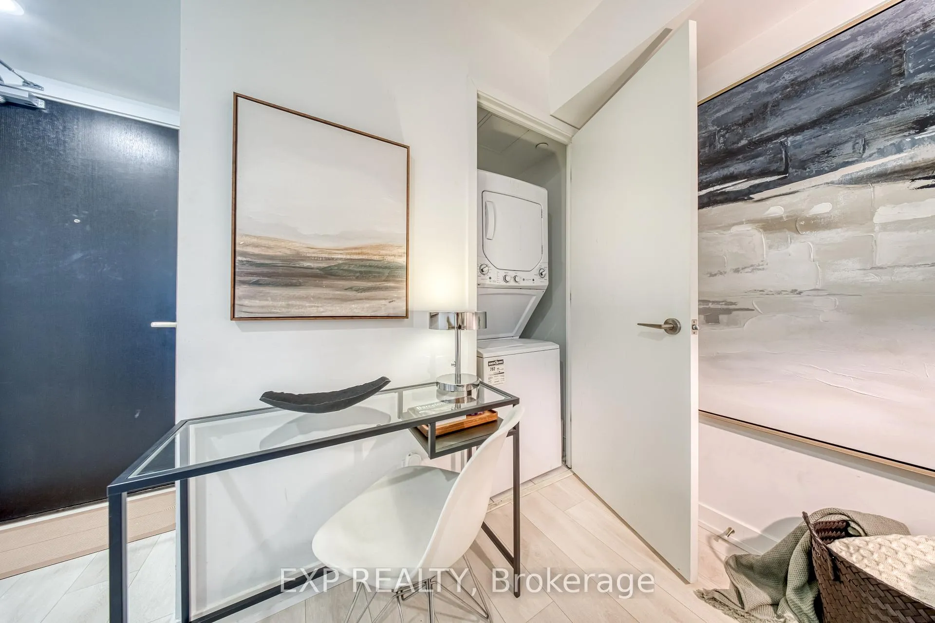 Photo 25 of Unit 911, 501 Yonge Street, Toronto, Church-Yonge Corridor — HOMEH