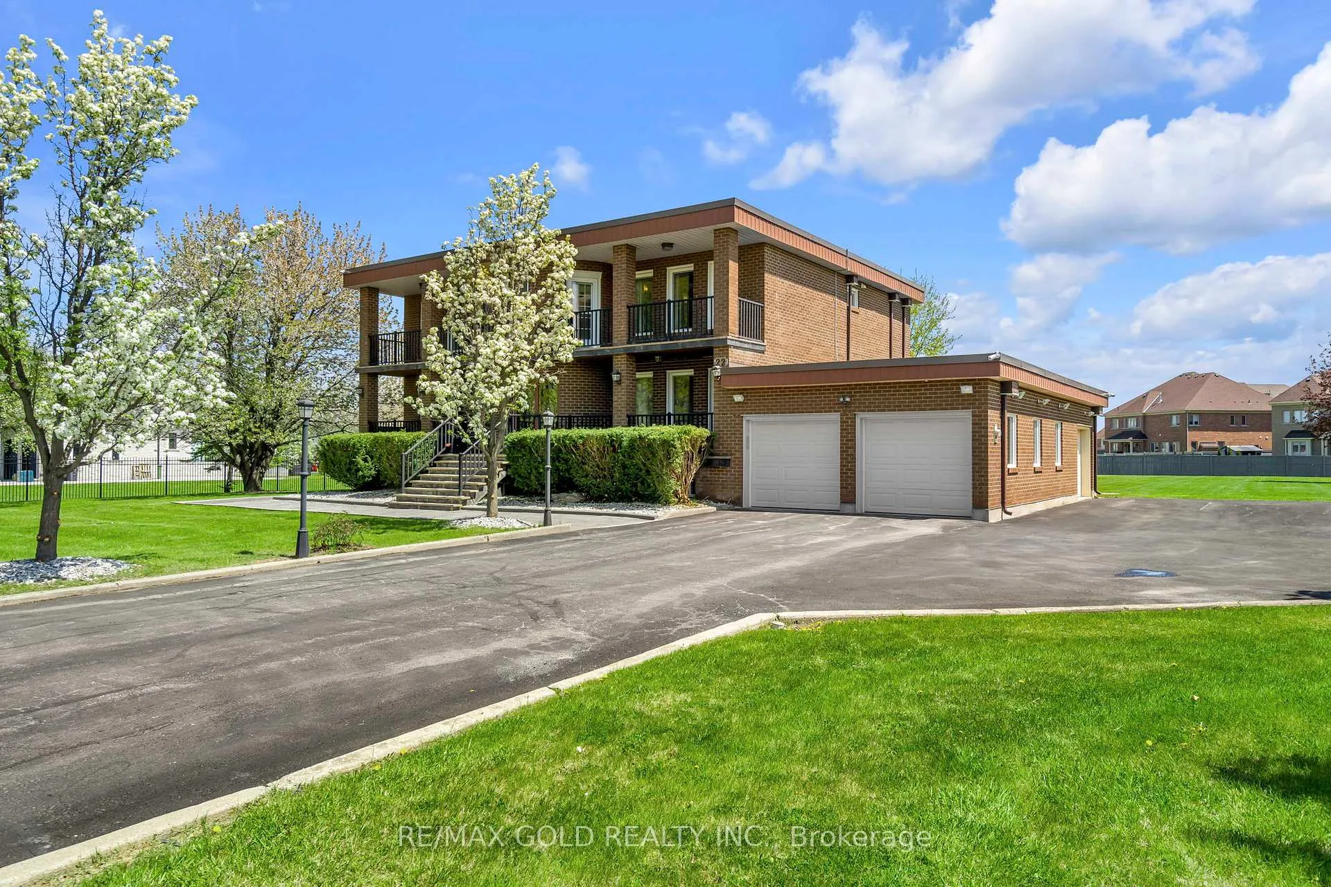 Photo 2 of 22 Tortoise Court, Brampton, Vales of Castlemore — HOMEH