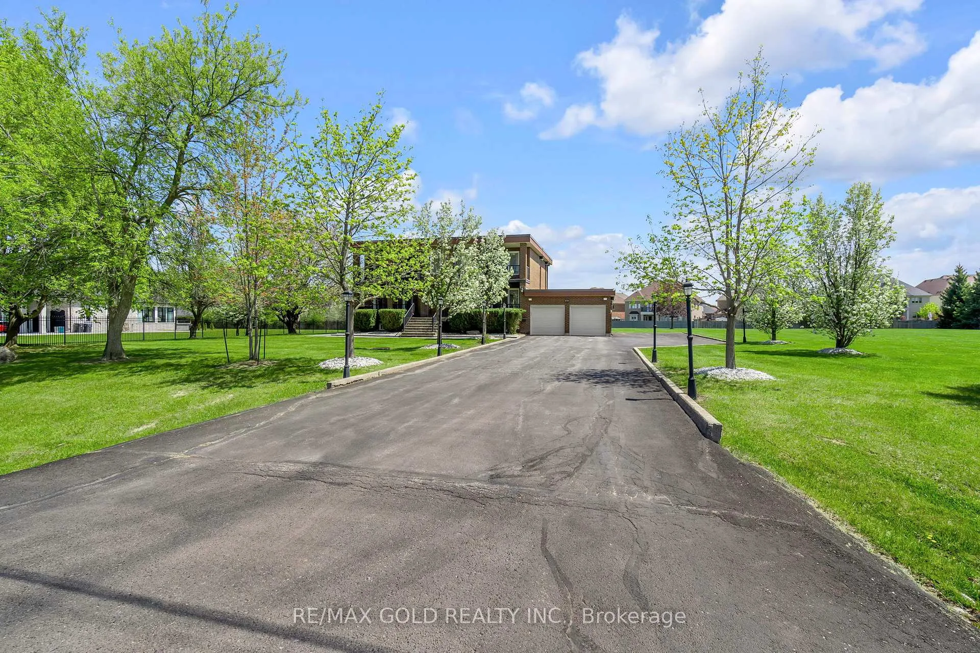 Photo 3 of 22 Tortoise Court, Brampton, Vales of Castlemore — HOMEH