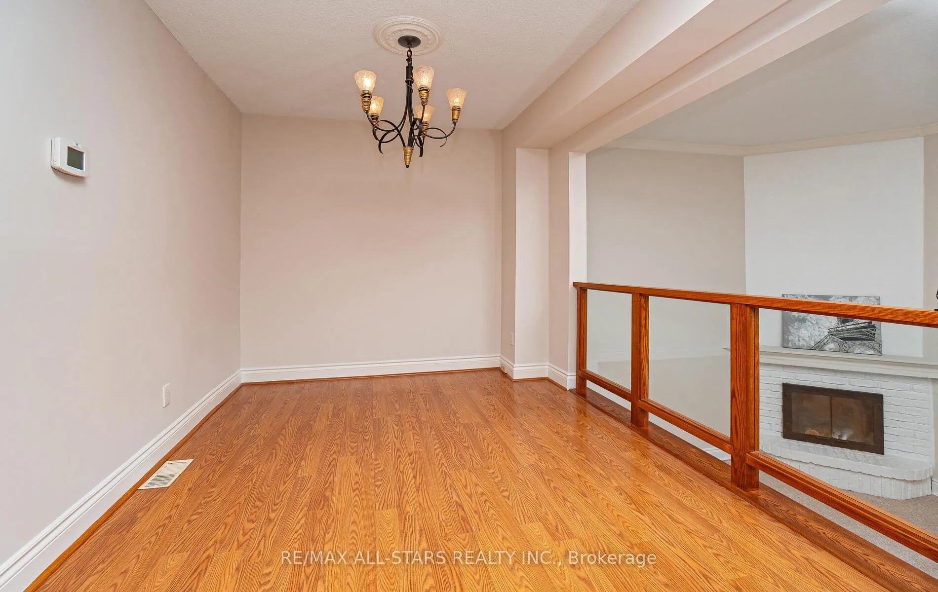 Photo 12 of 6 Hepworth Way, Markham, Markham Village — HOMEH