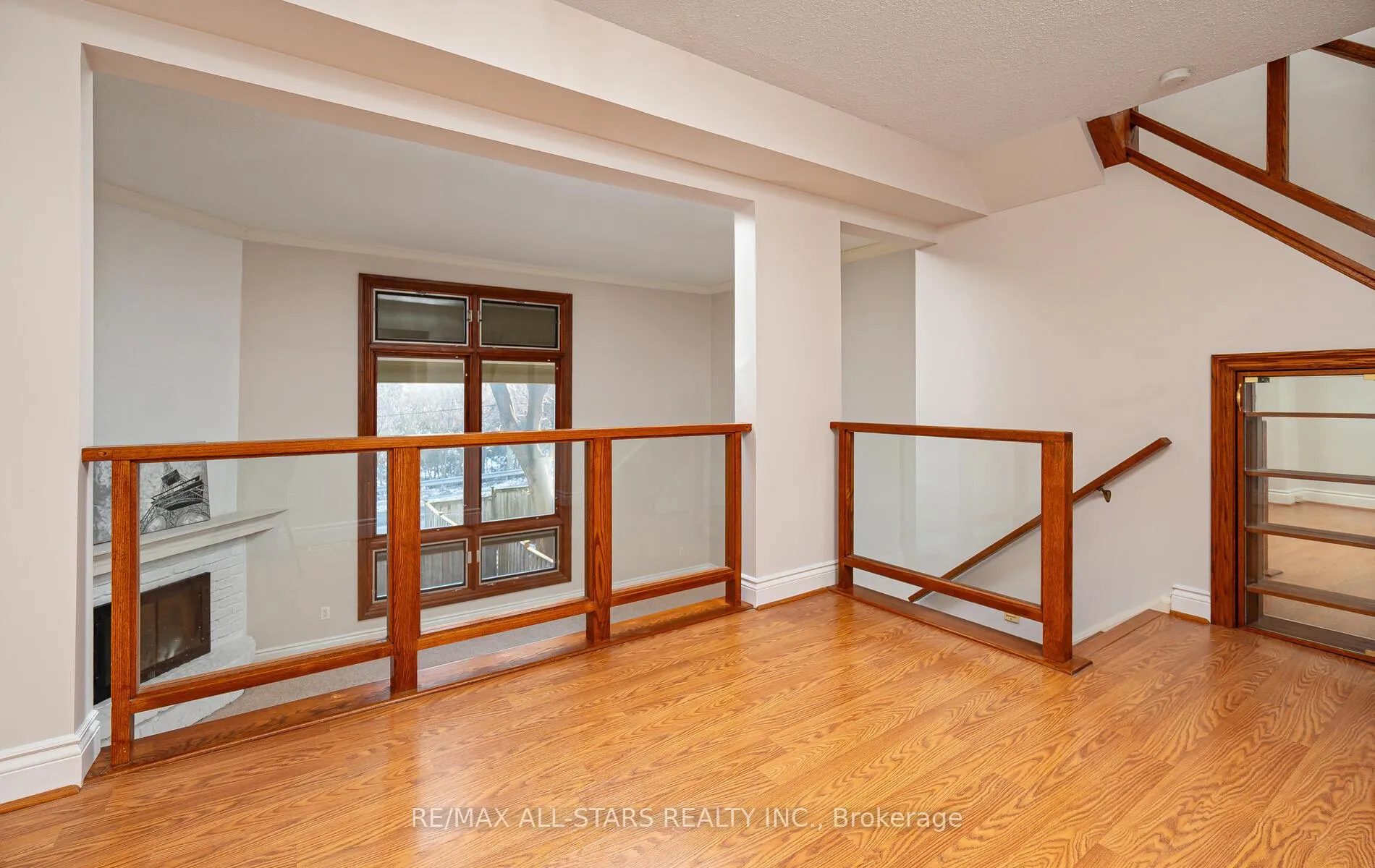 Photo 13 of 6 Hepworth Way, Markham, Markham Village — HOMEH